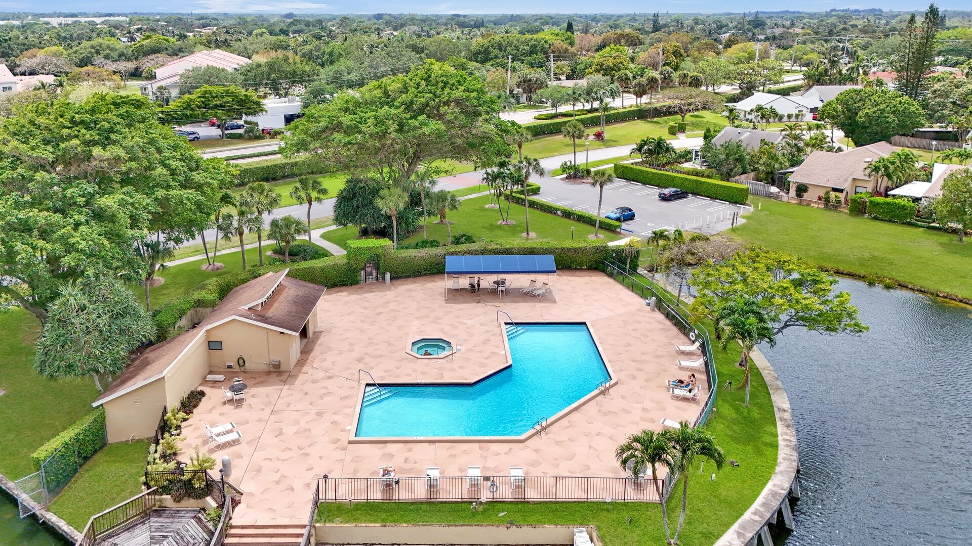 800 NW 22nd Court