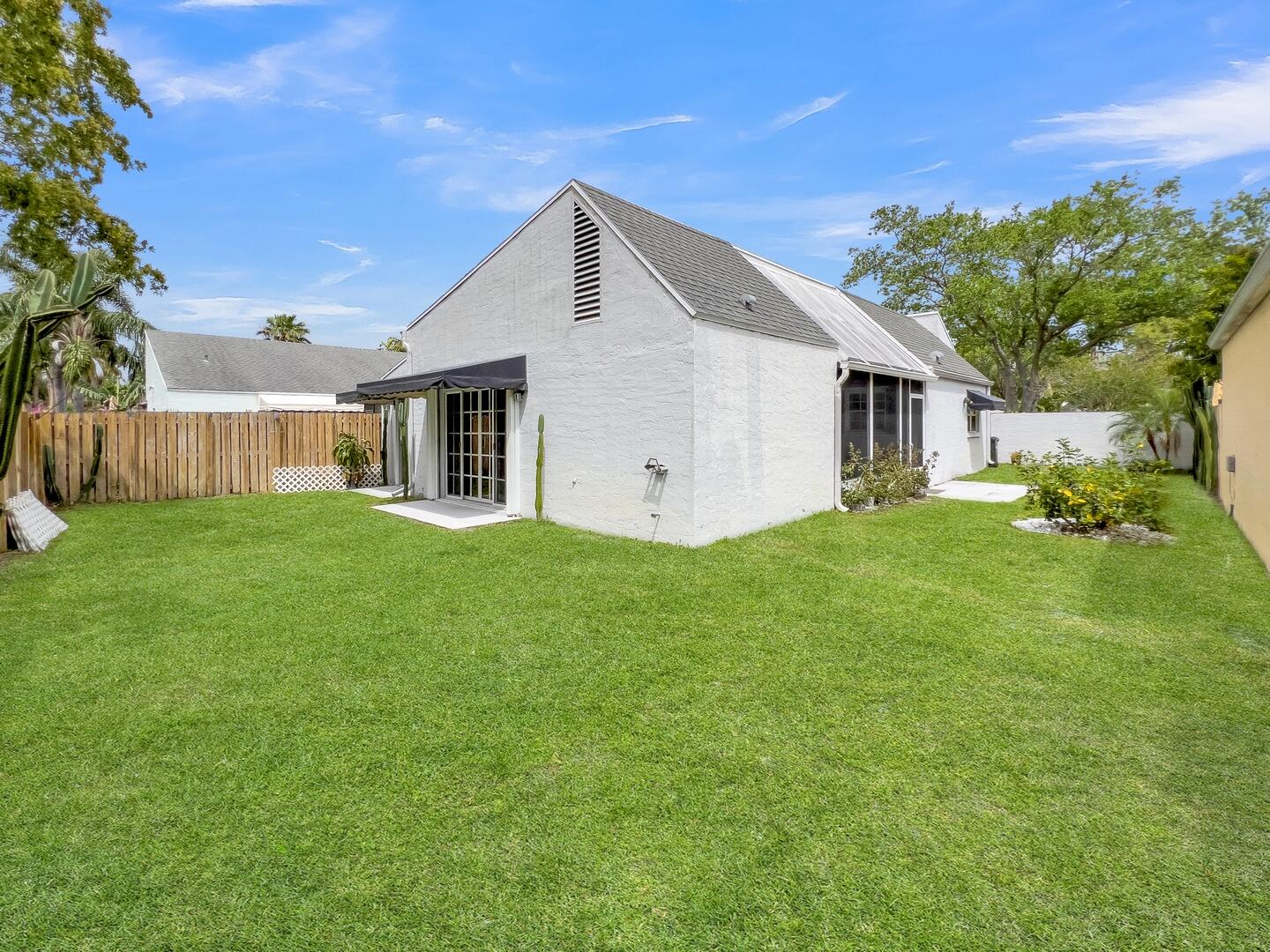 800 NW 22nd Court