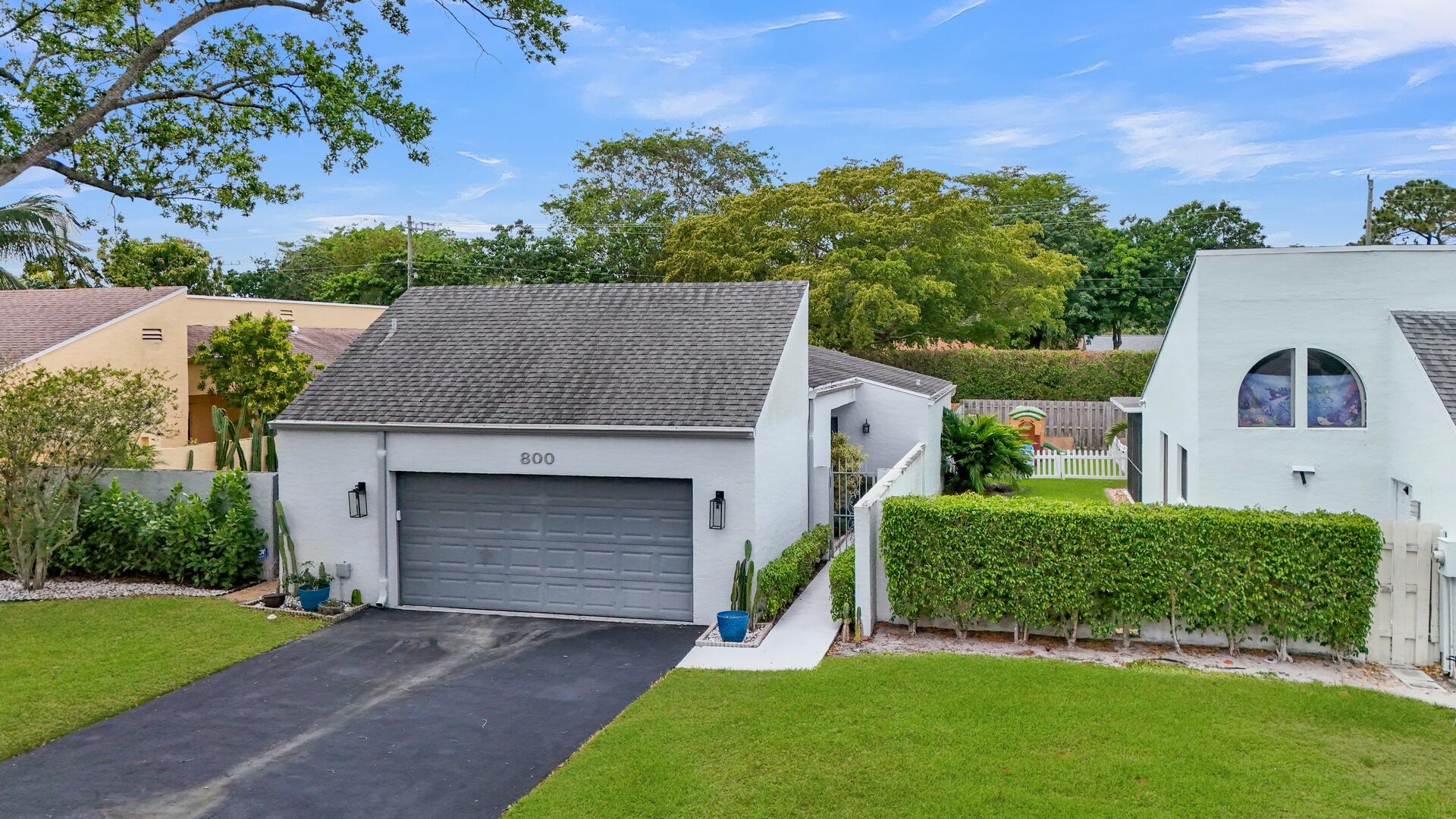 800 NW 22nd Court