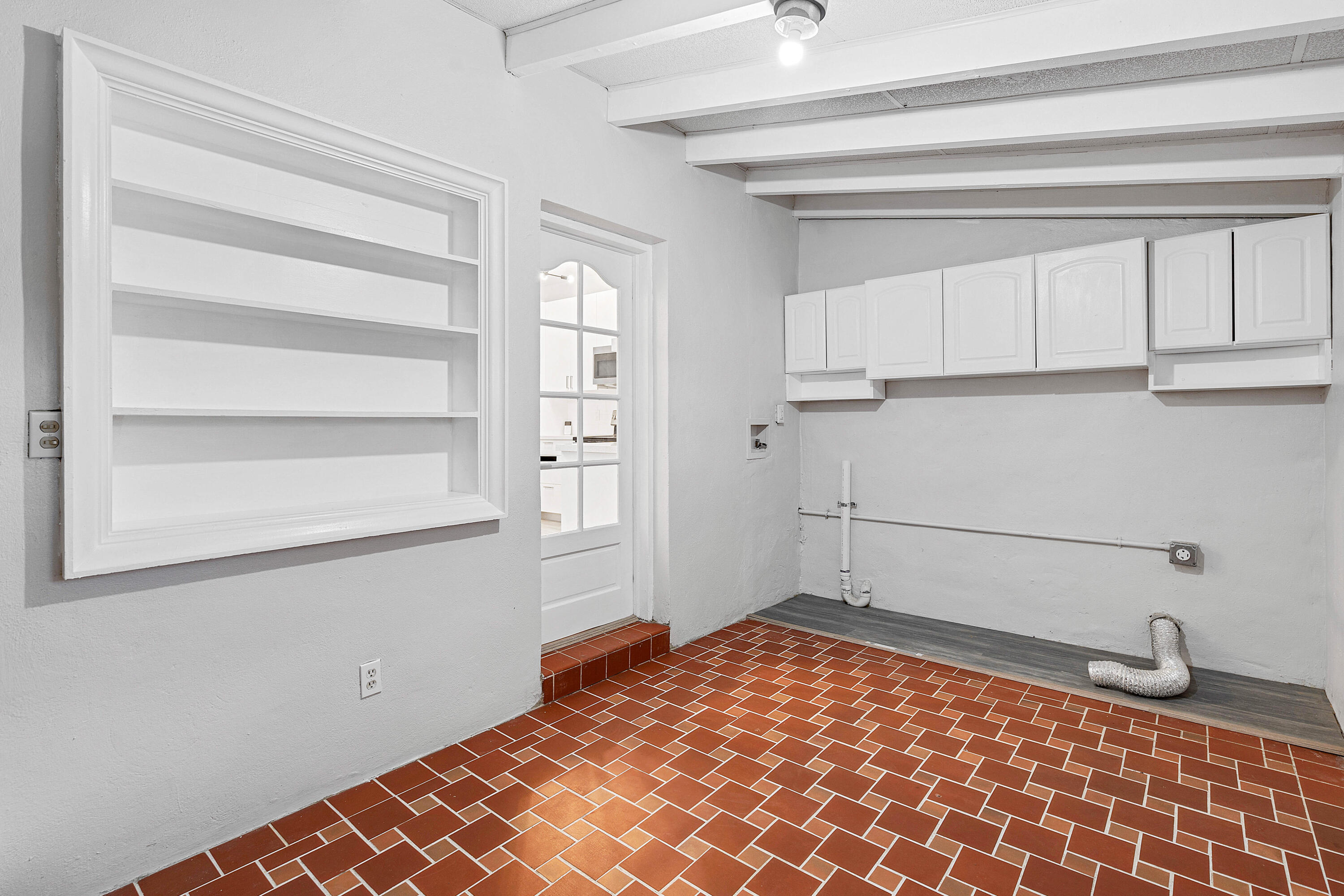 124 SW 8th Court