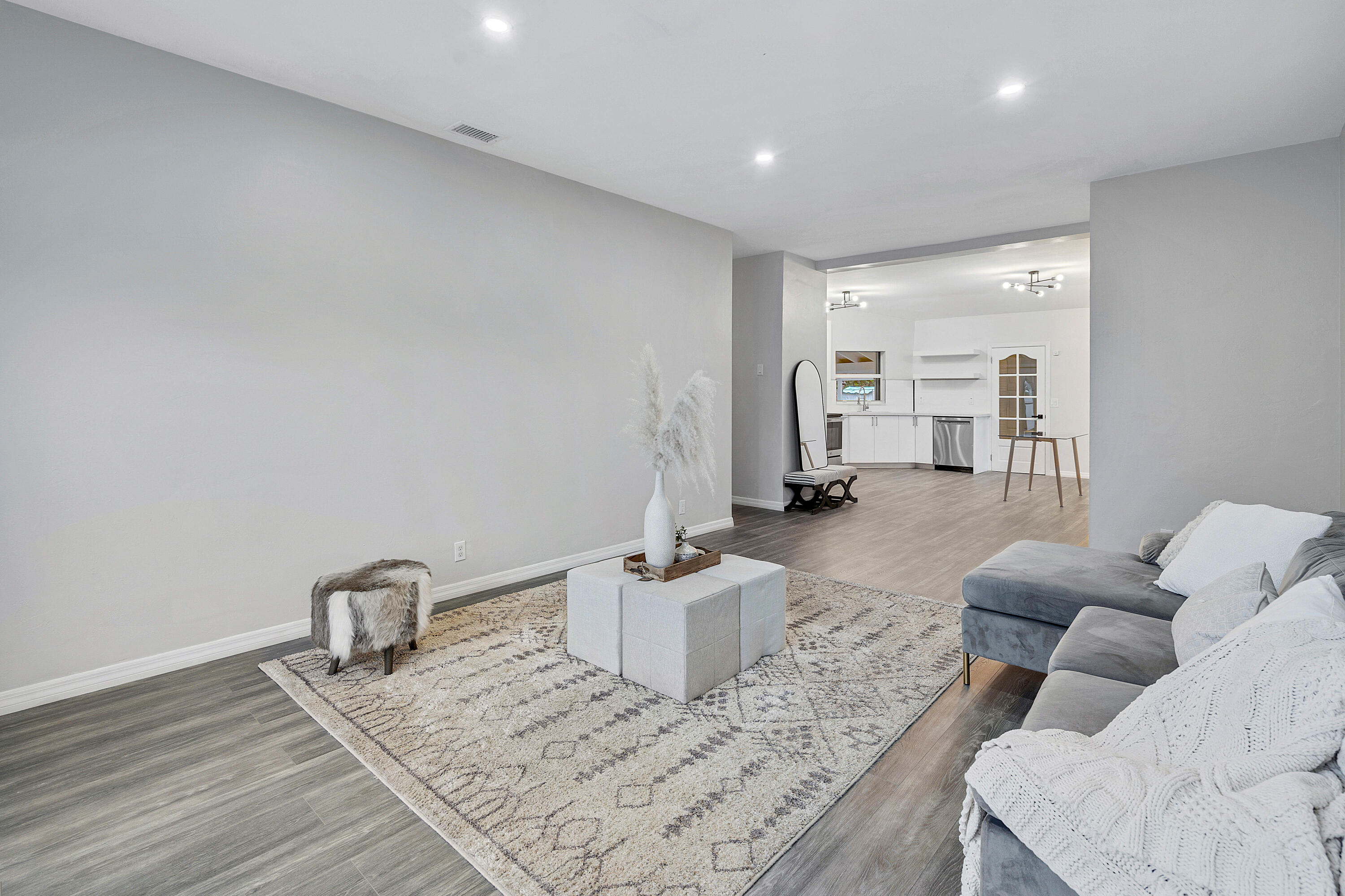 124 SW 8th Court