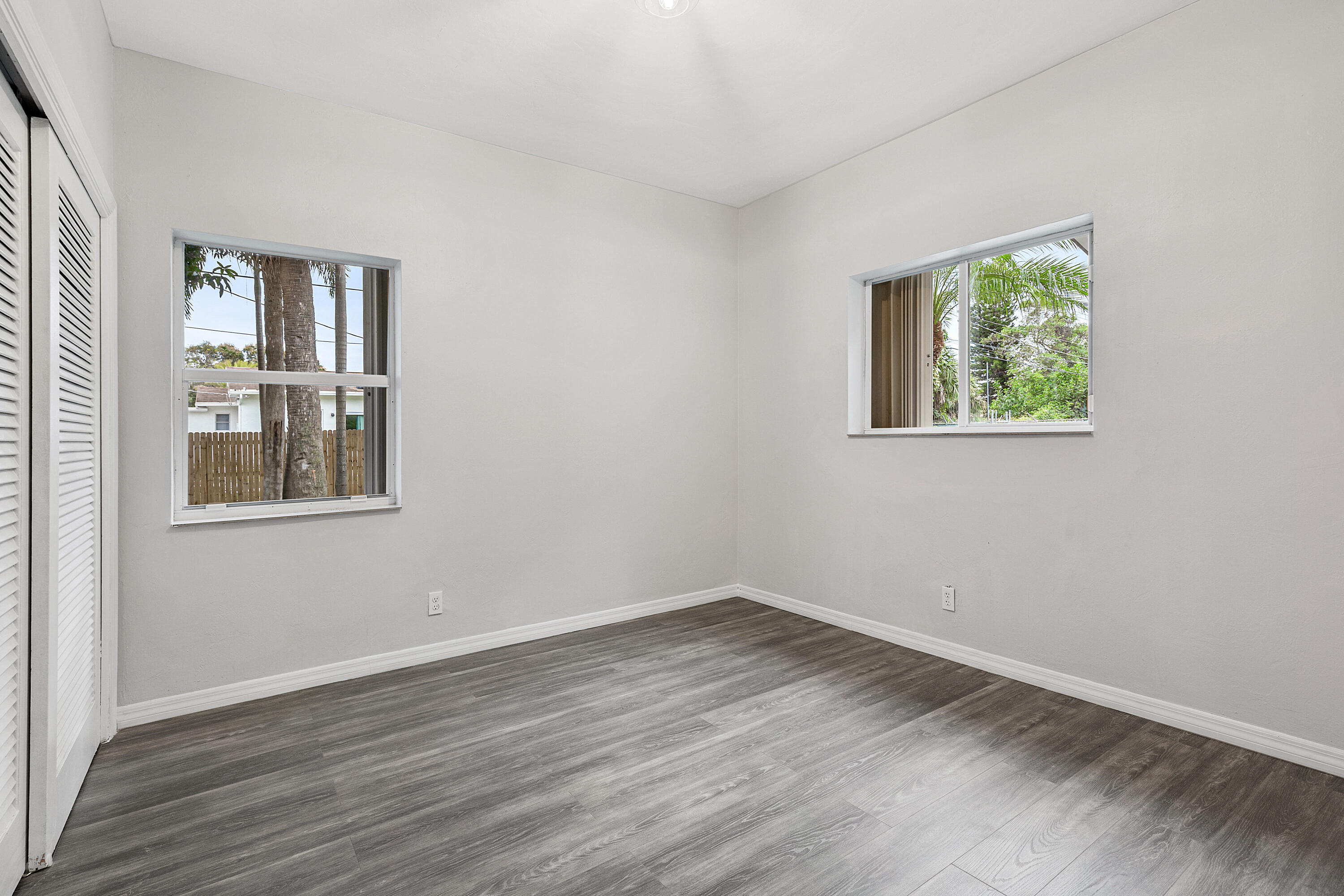 124 SW 8th Court