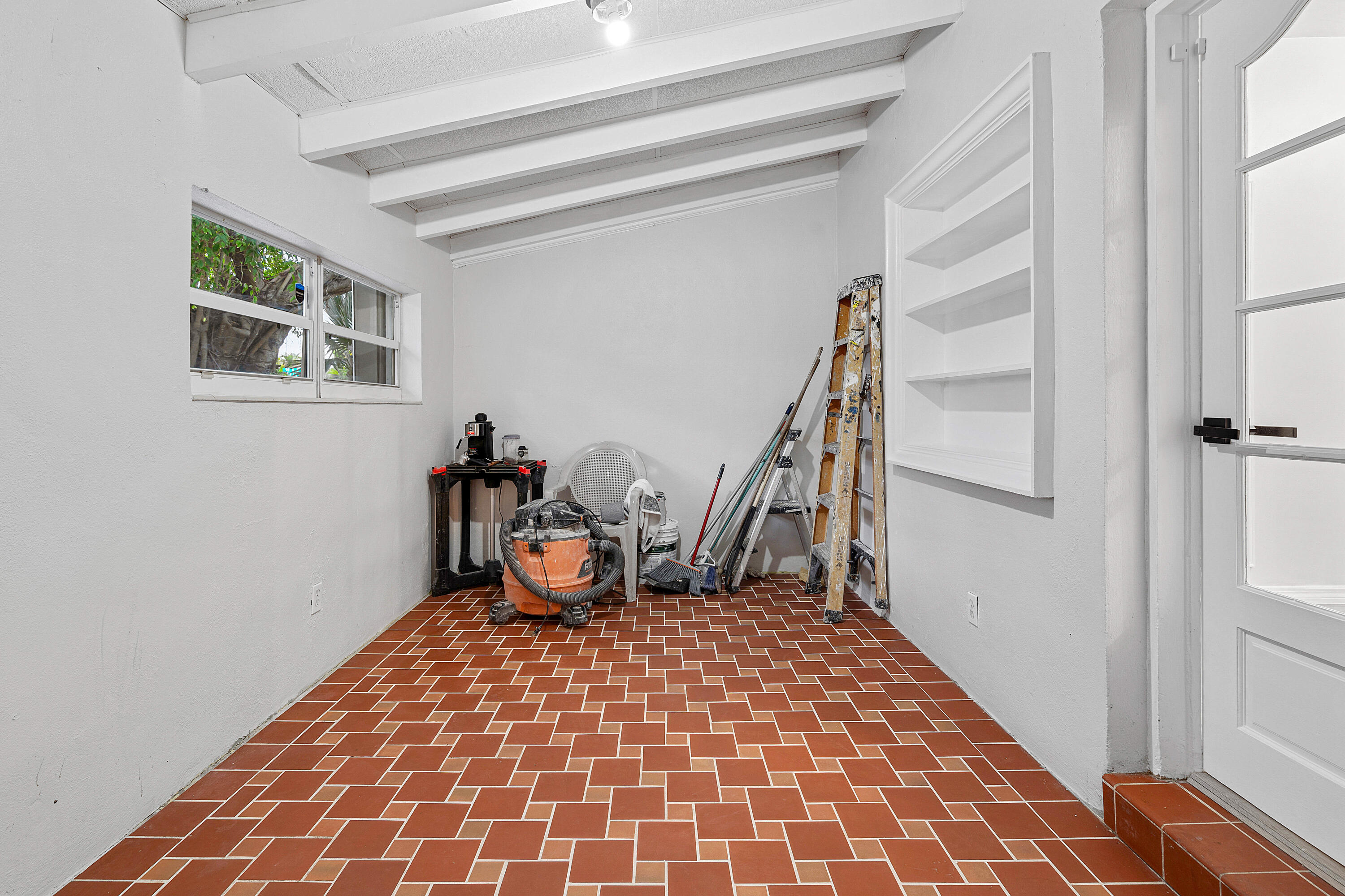 124 SW 8th Court
