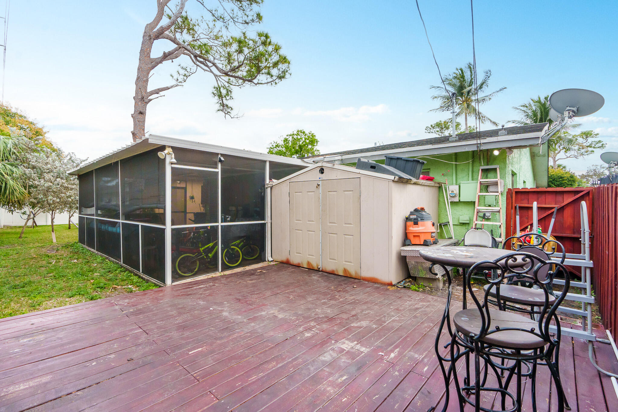 2839 NW 9th Court