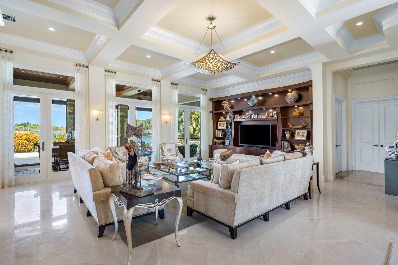 1019 Lake Shore Drive
