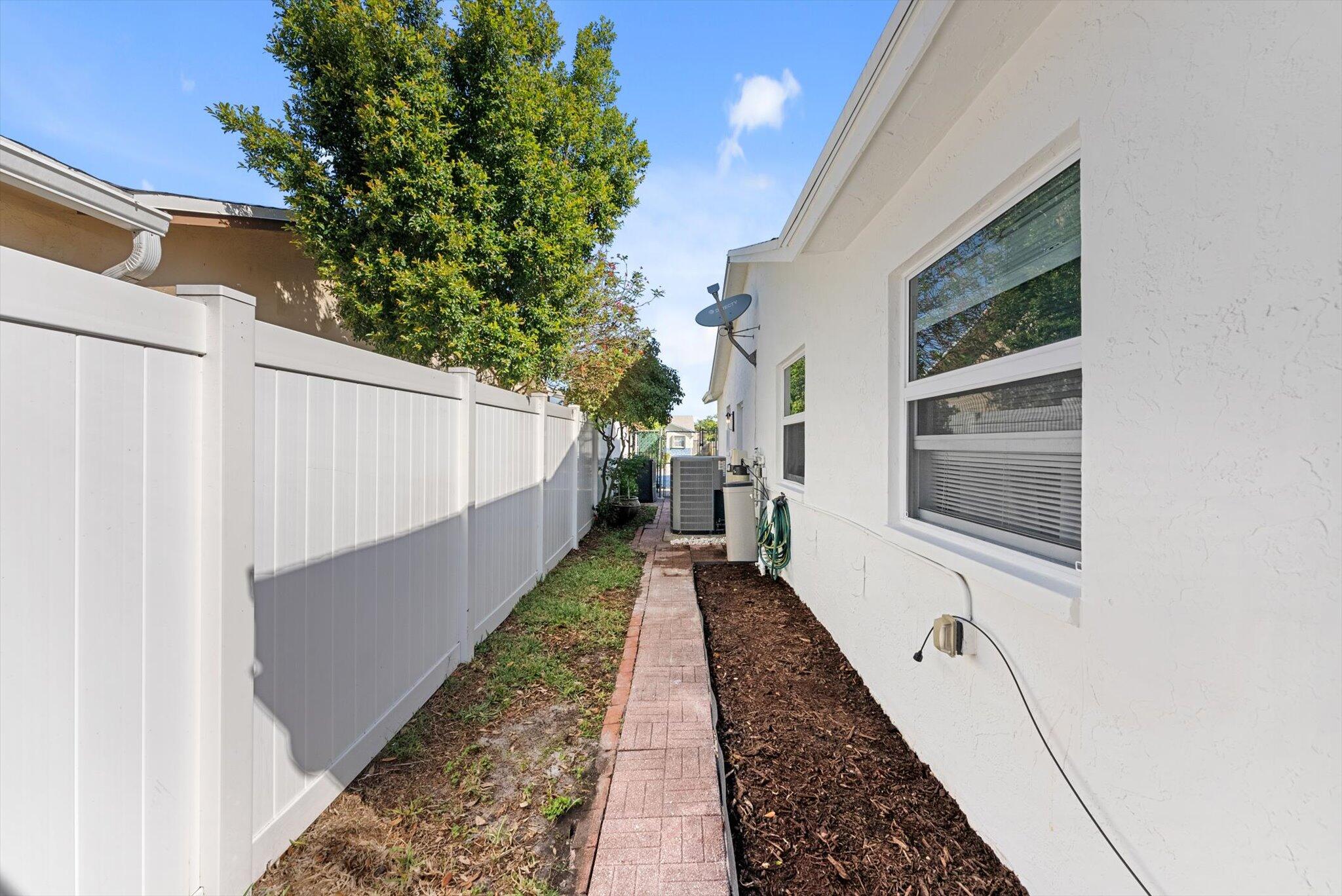 8900 SW 7th Street