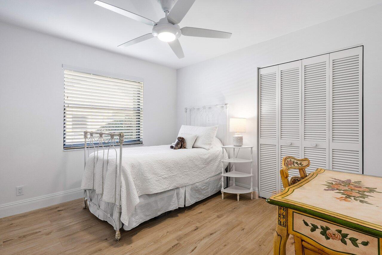 2360 NW 38th Street