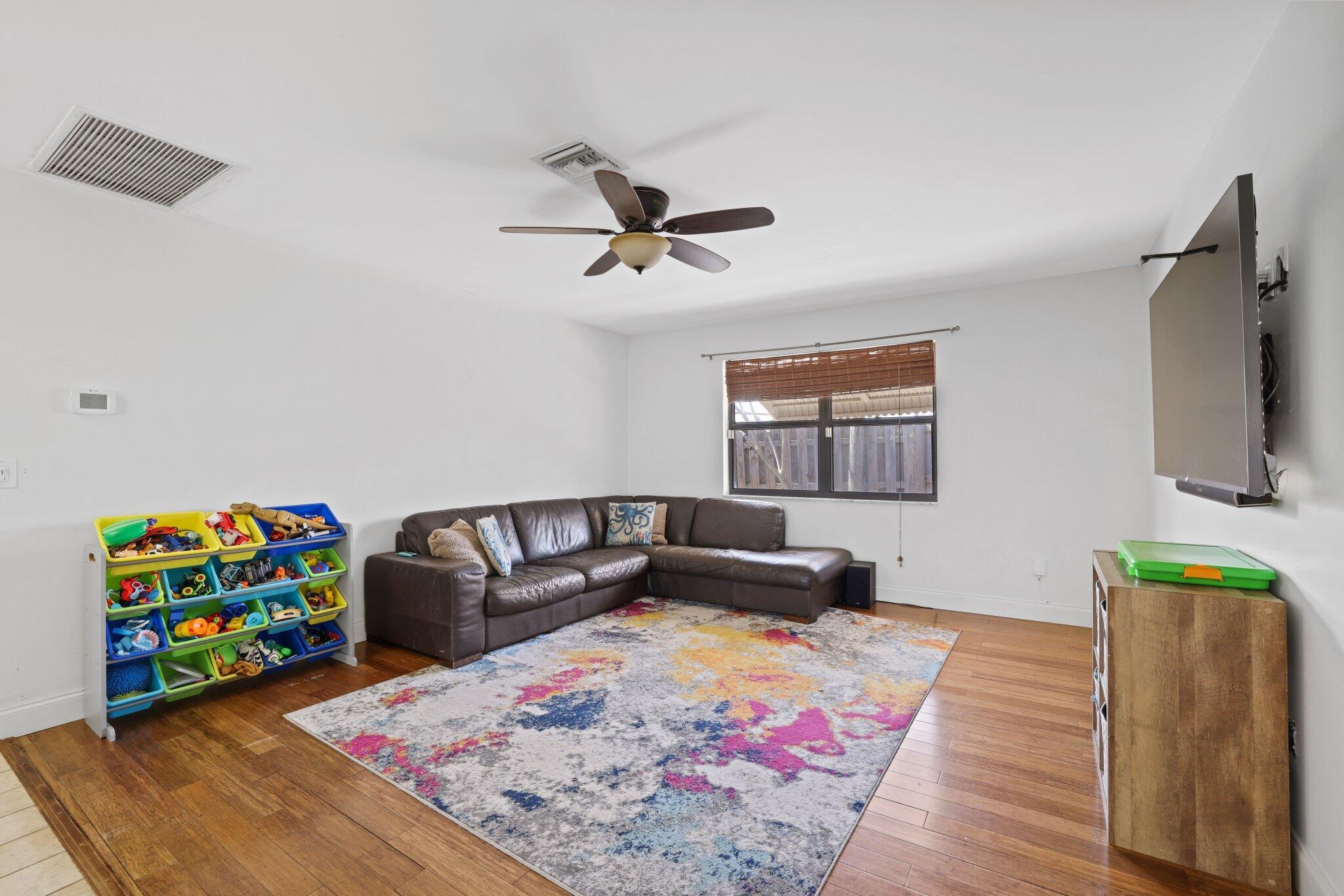 1048 Wynndale Way