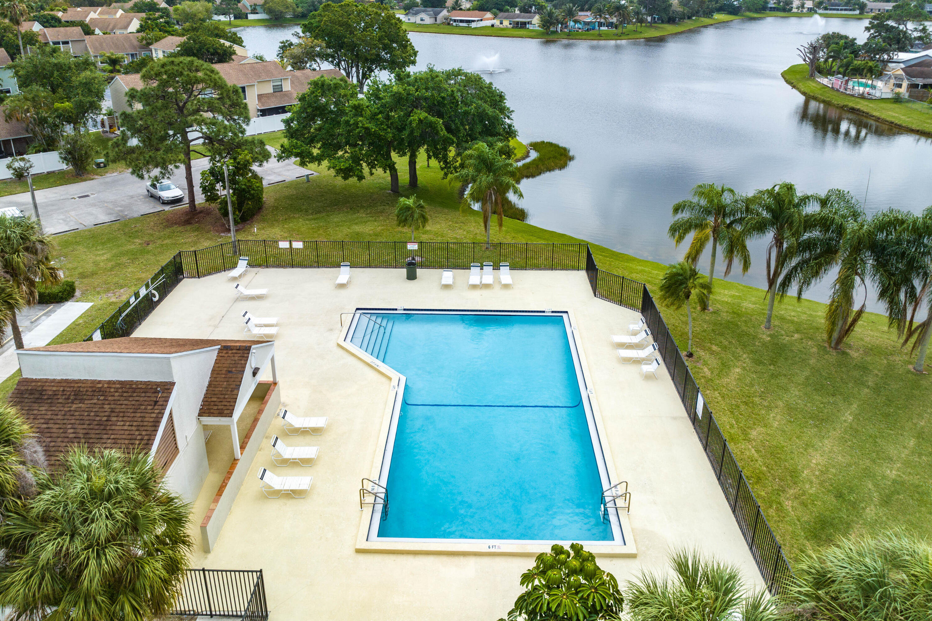 165 Lakeside Drive
