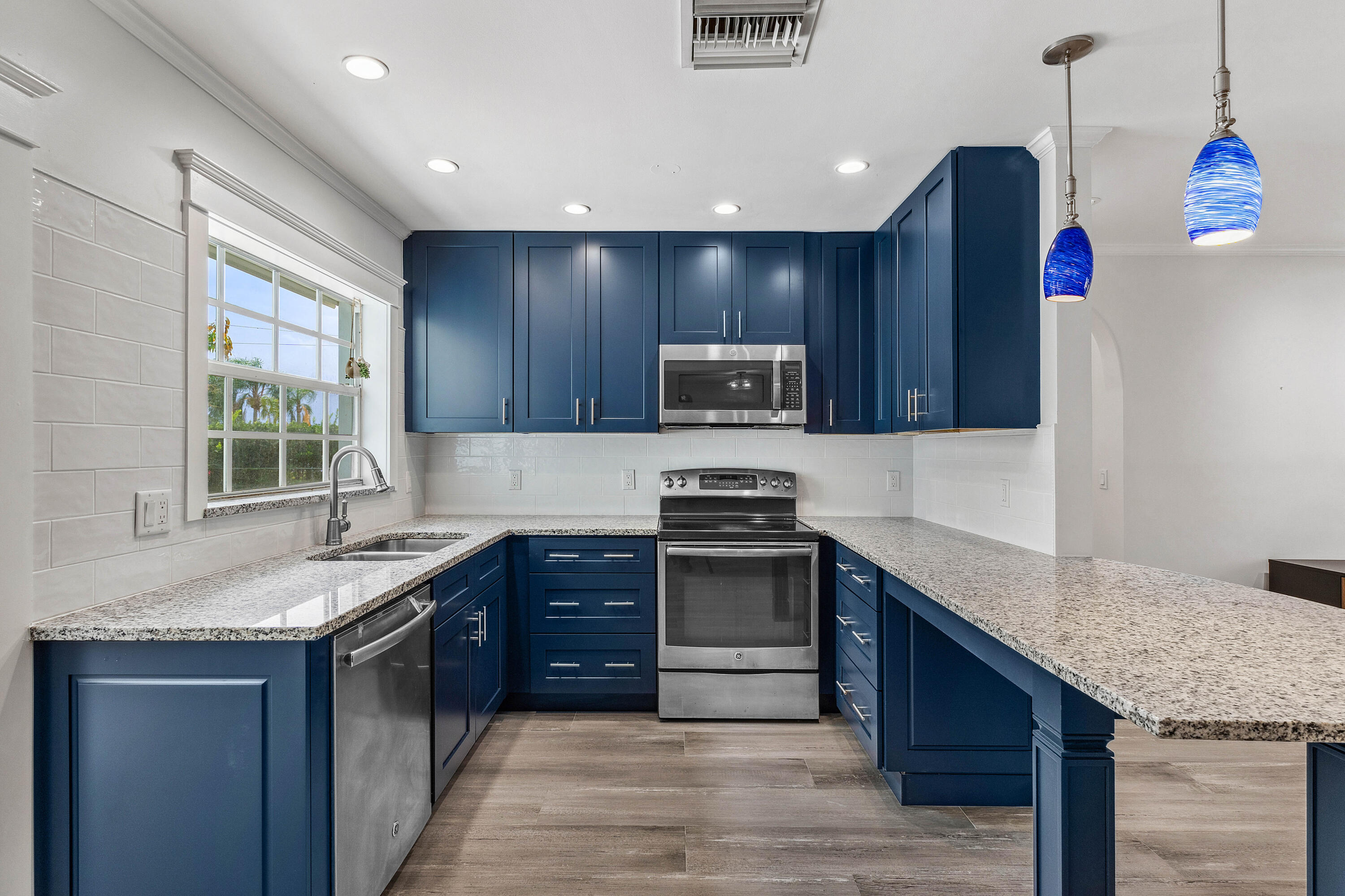 165 Lakeside Drive