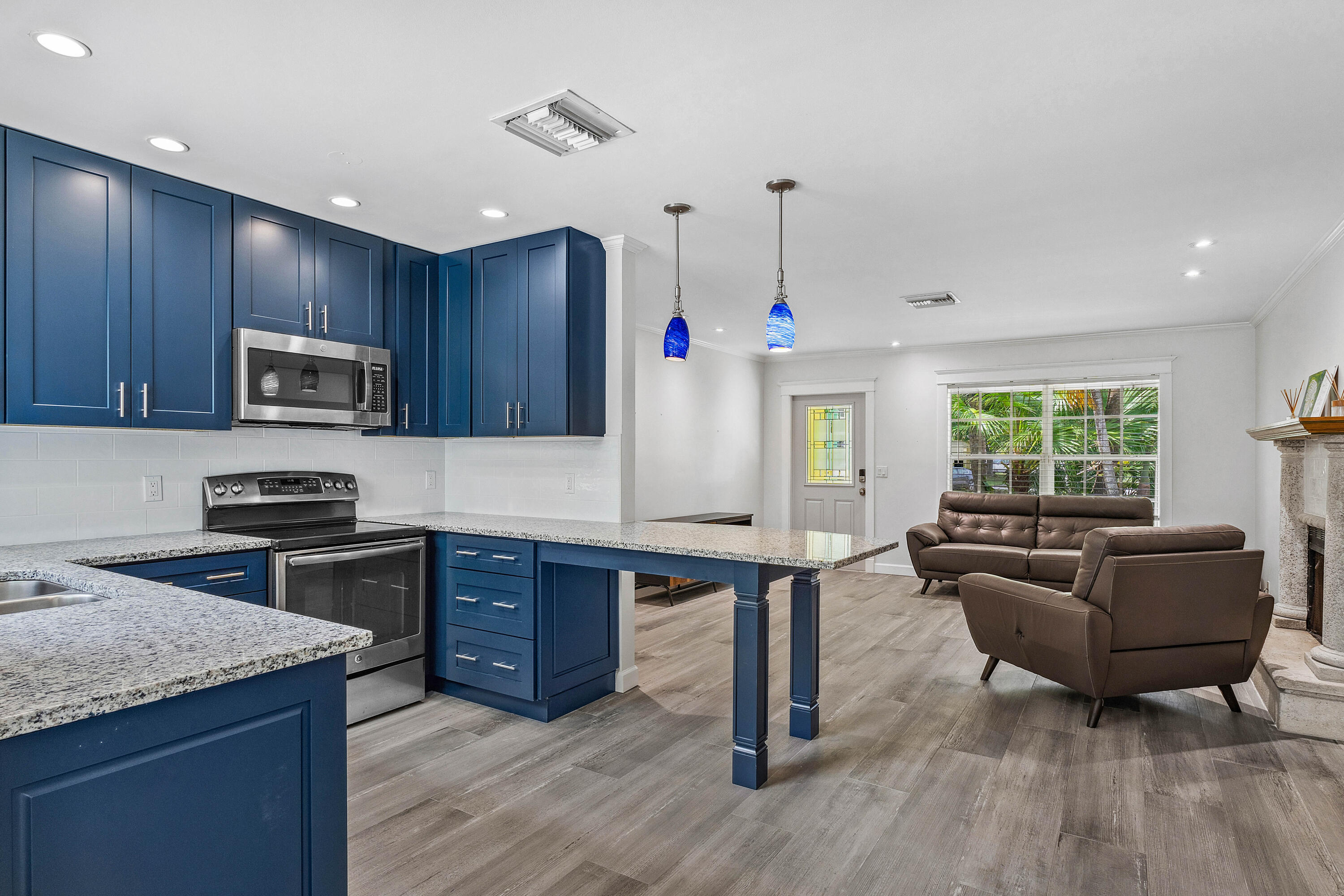 165 Lakeside Drive