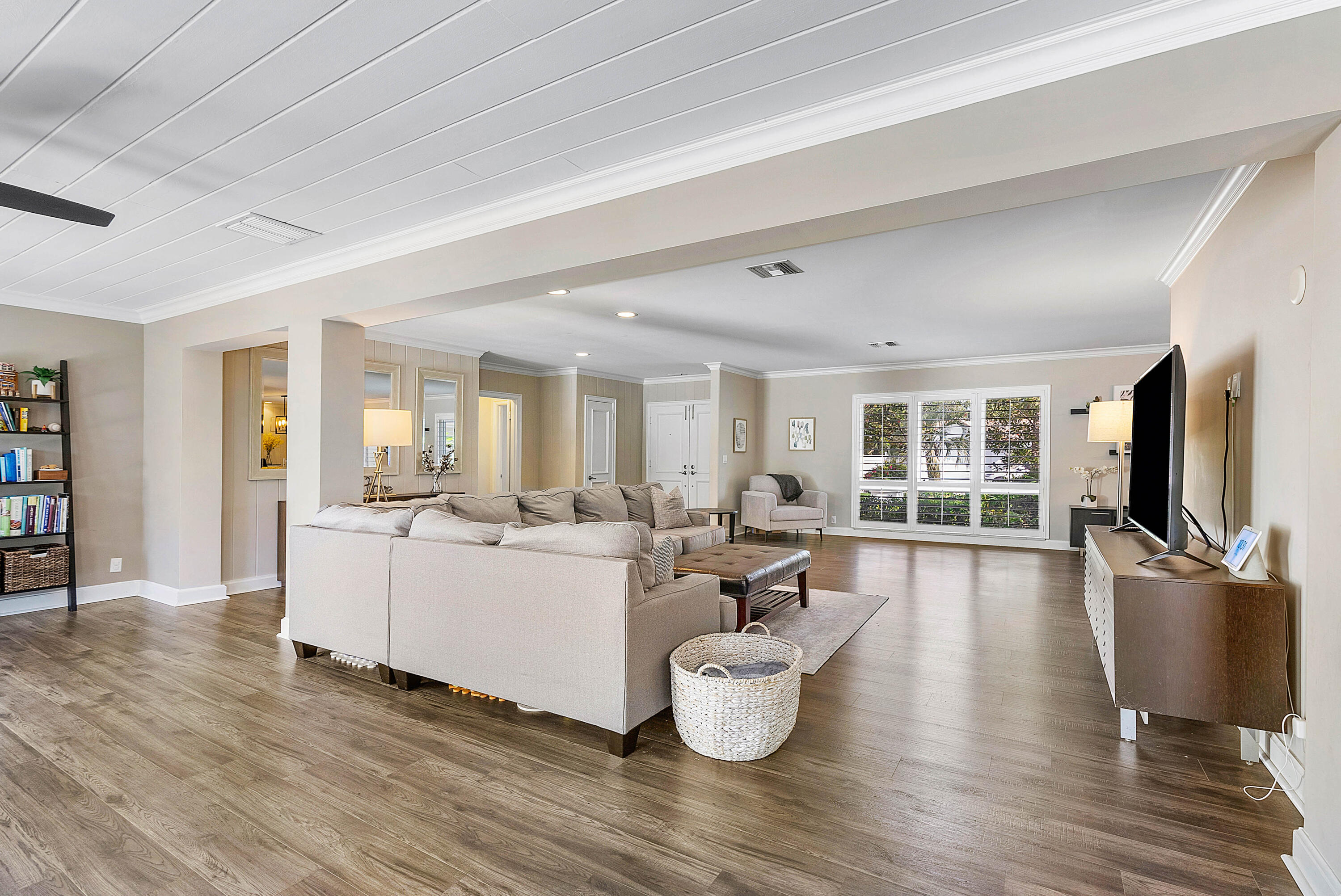 702 Lake Shore Drive