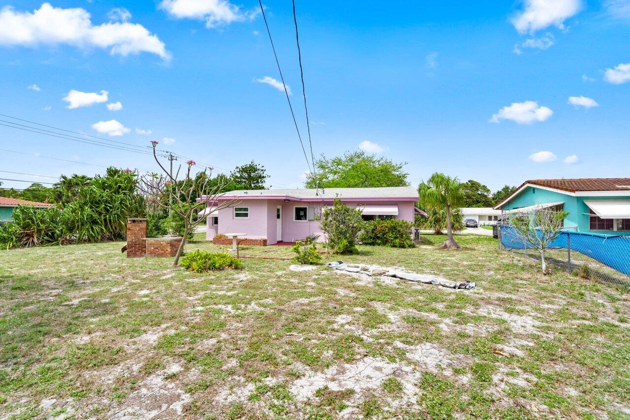 298 SW 2nd Street