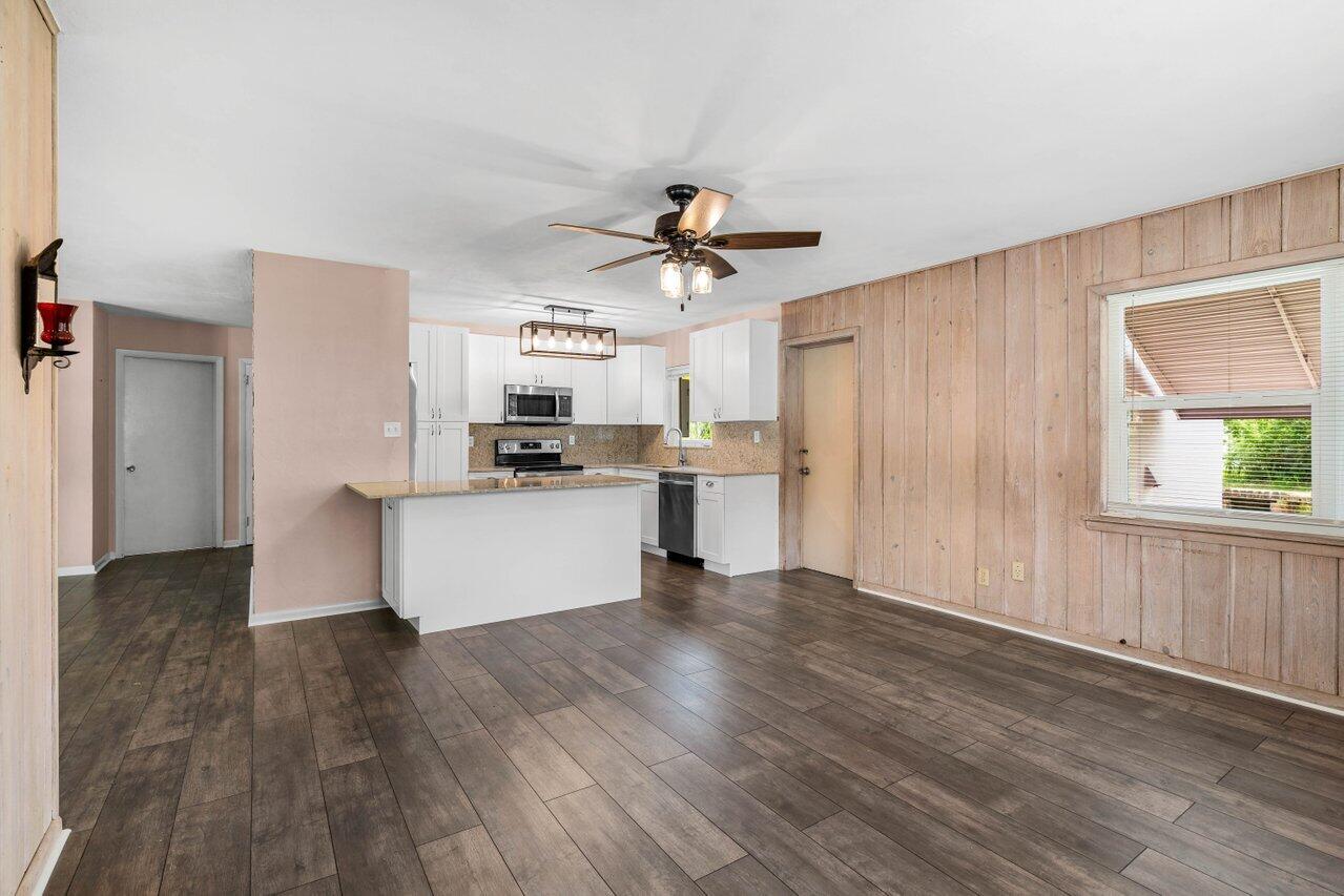 298 SW 2nd Street