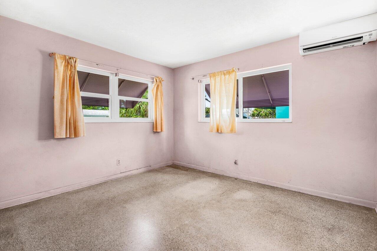 298 SW 2nd Street