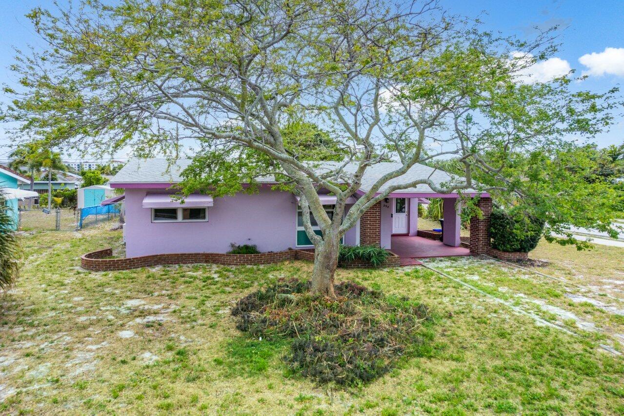 298 SW 2nd Street
