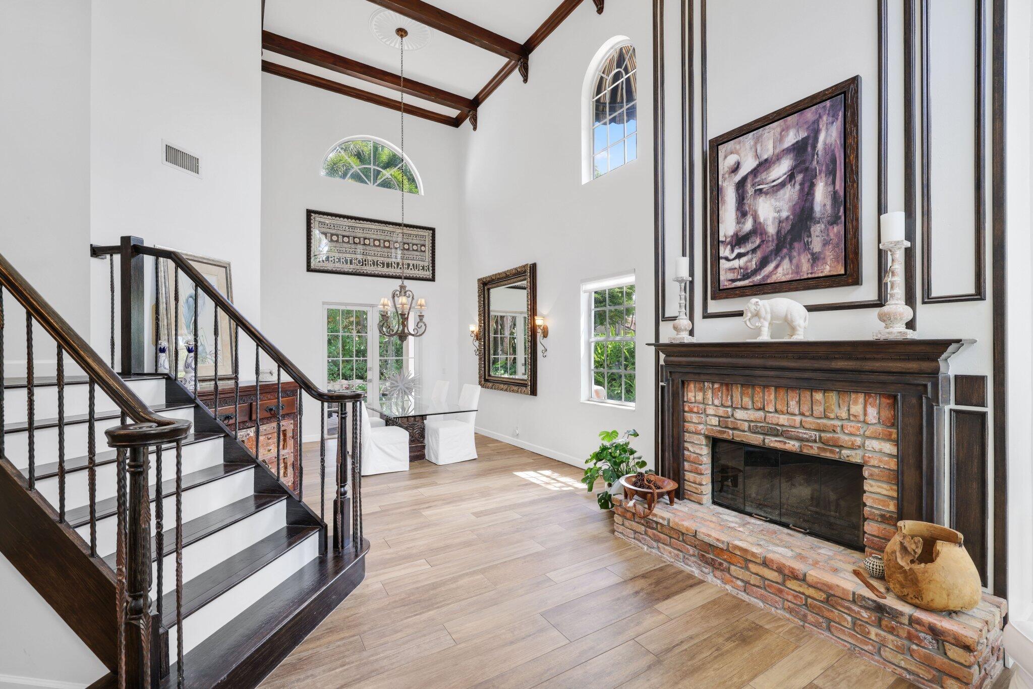 305 SW 17th Street