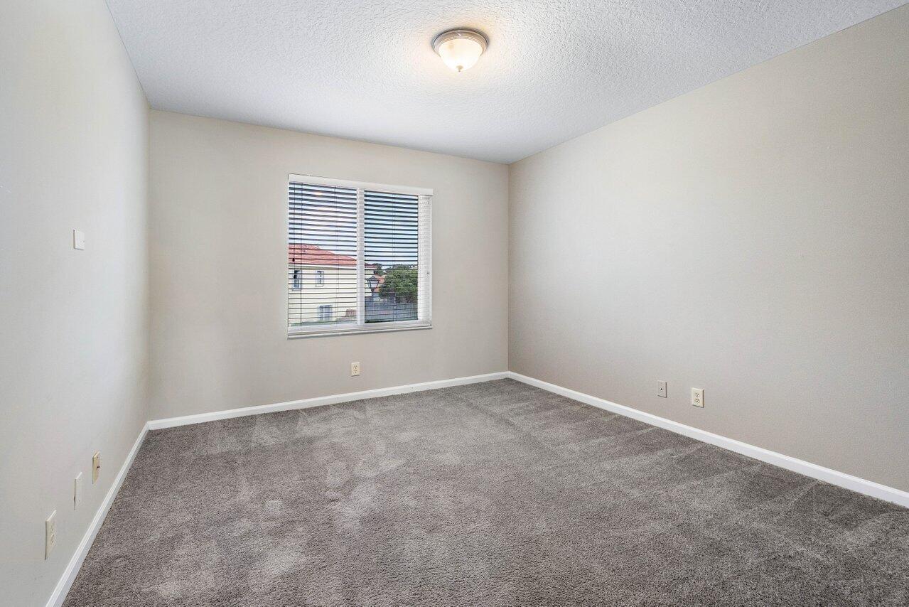 3048 El Camino Real