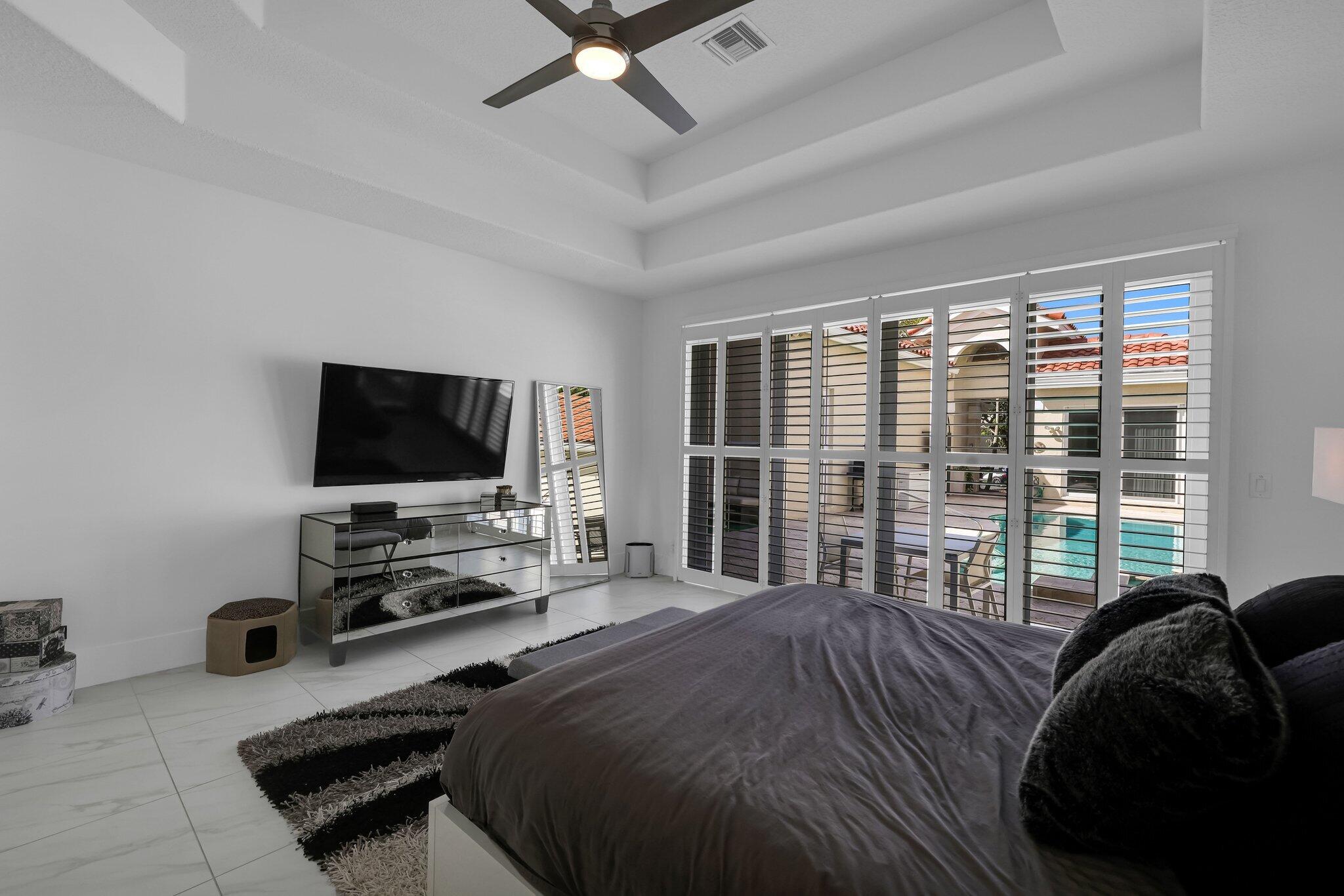 7434 Campo Florido