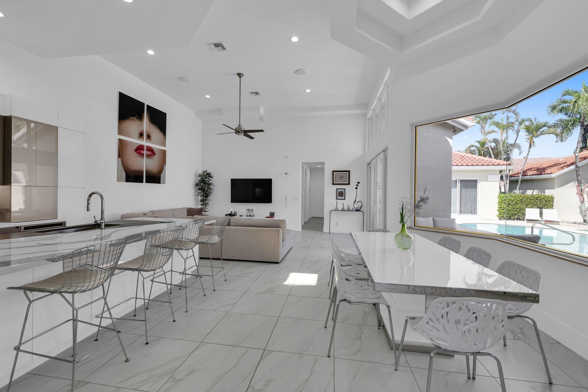 7434 Campo Florido