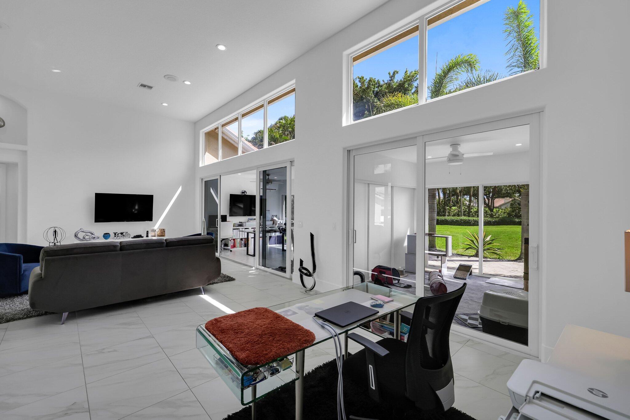 7434 Campo Florido