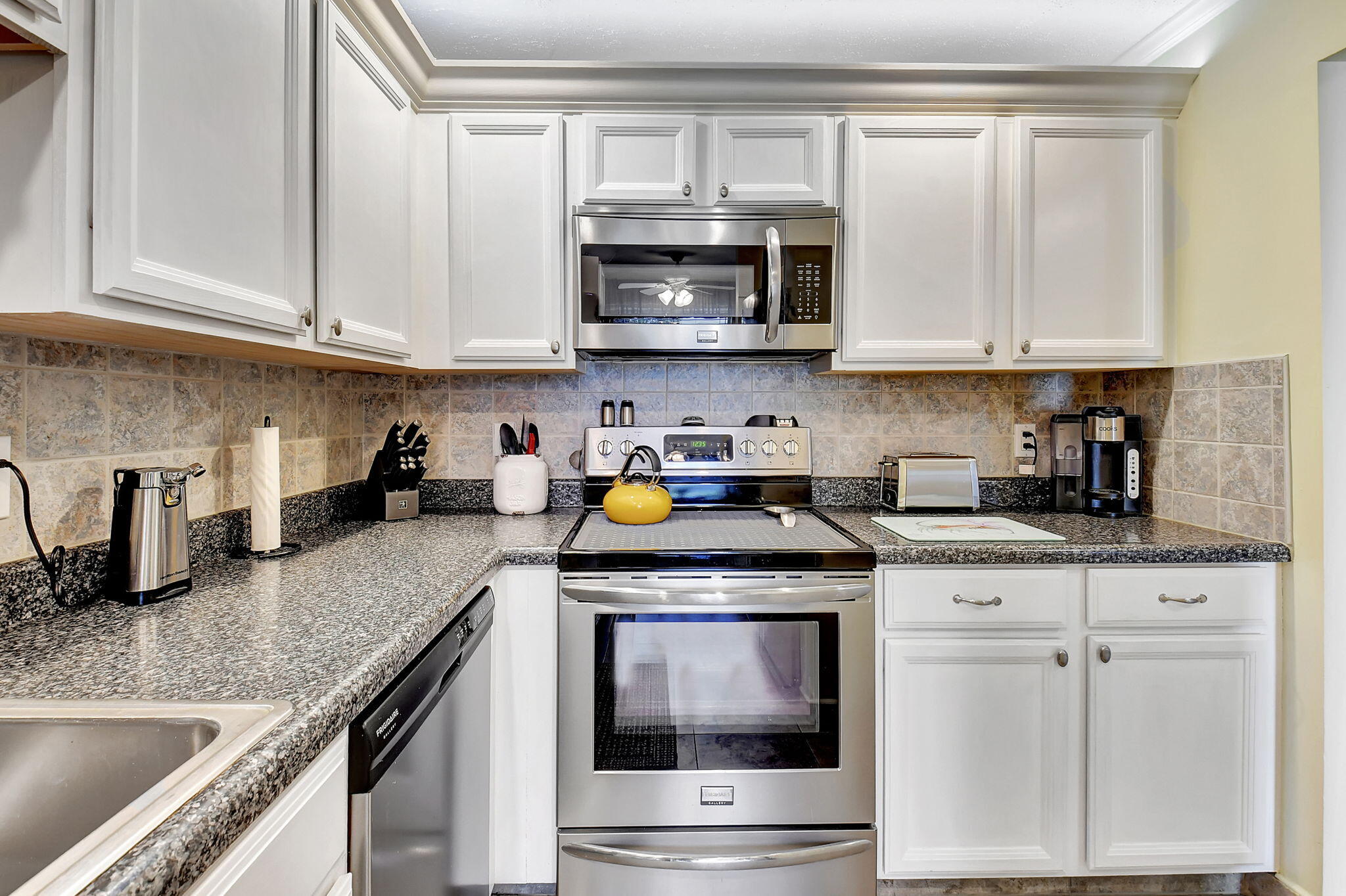 1630 NW 18th Avenue 102