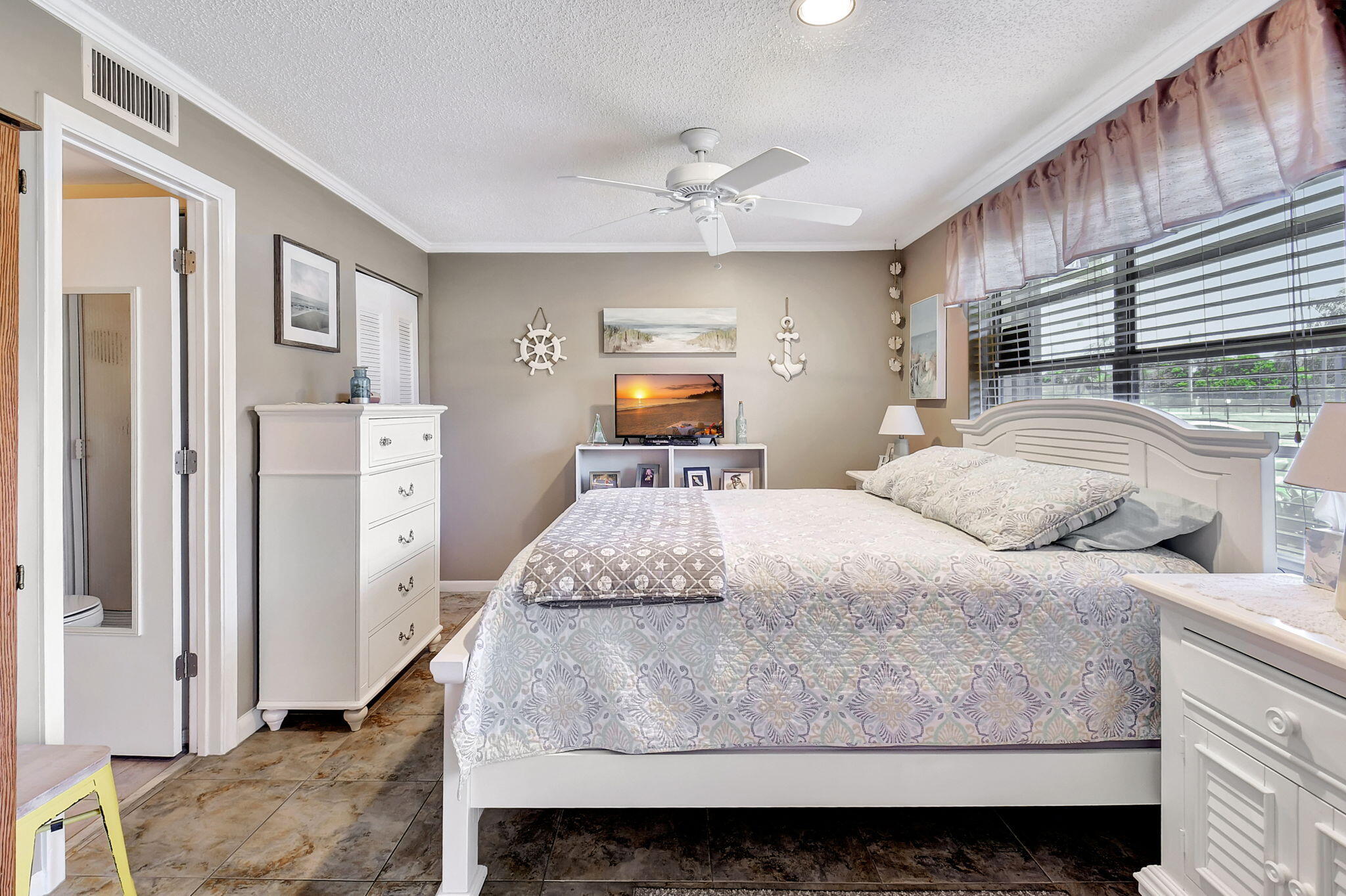 1630 NW 18th Avenue 102