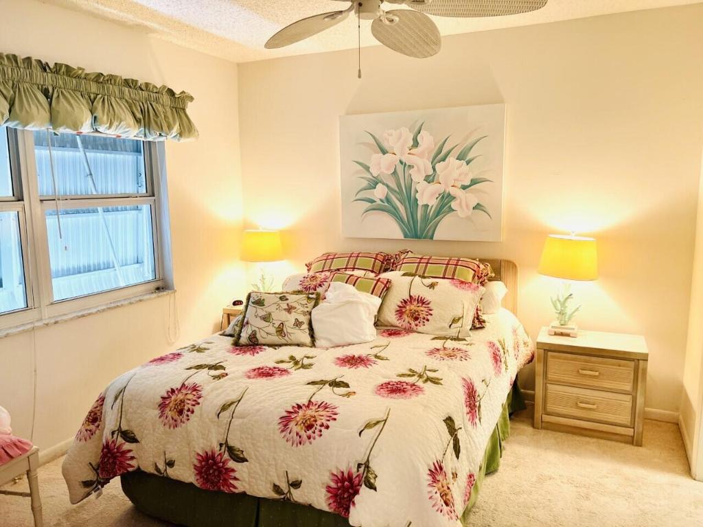 1112 Lake Terrace 211