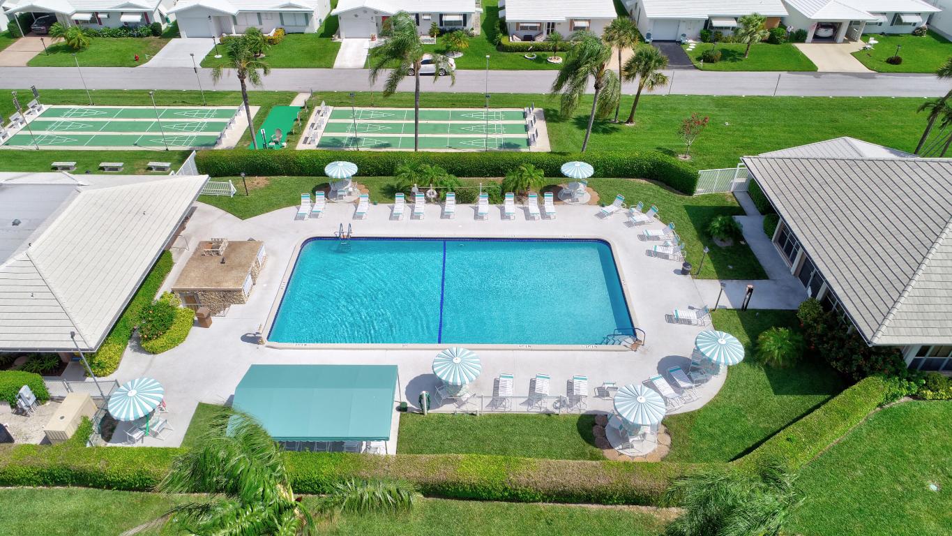 1112 Lake Terrace 211