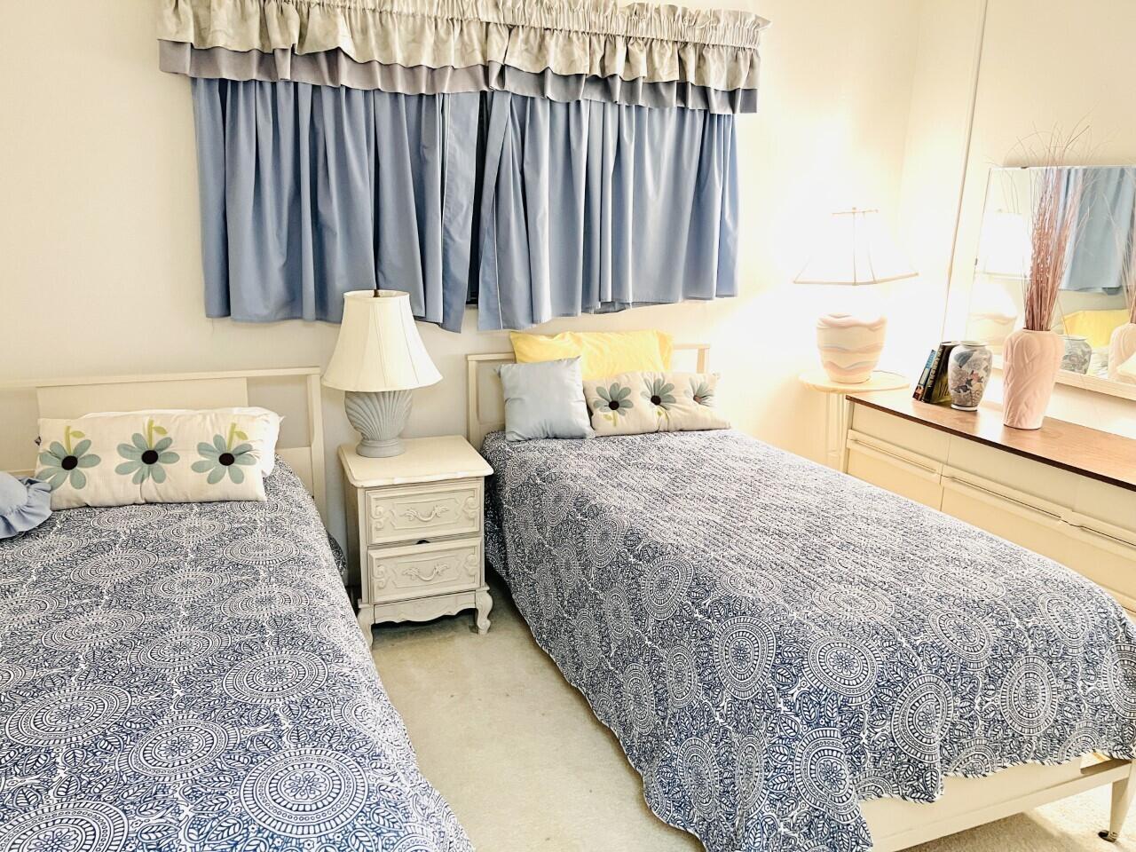 1112 Lake Terrace 211