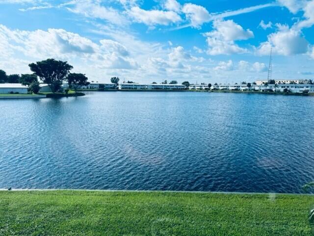 1112 Lake Terrace 211