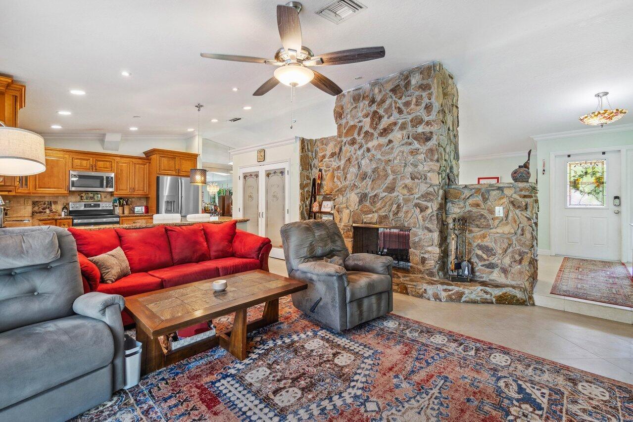8411 NW 20 Place