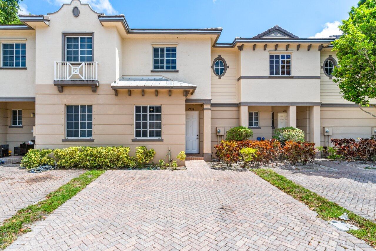 2033 Nassau Drive