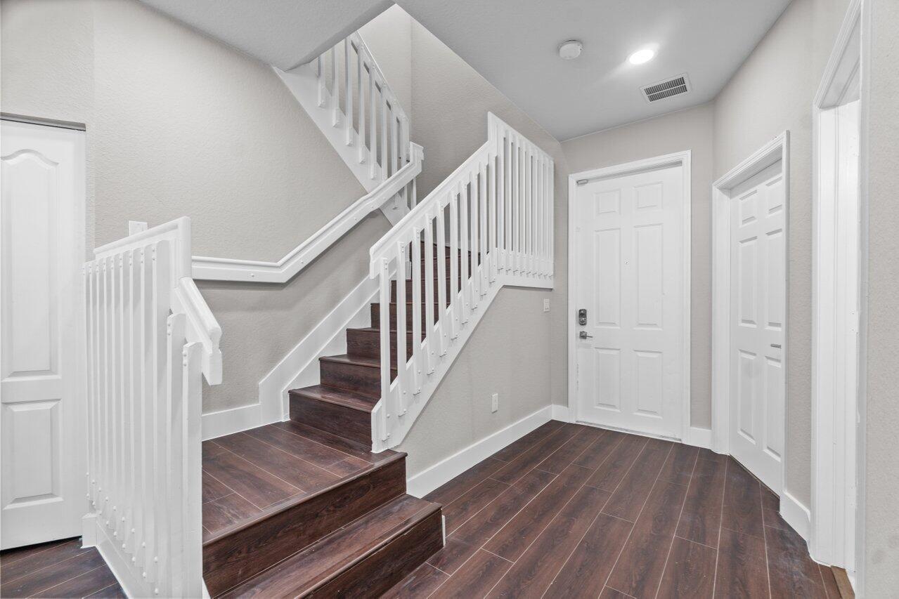 2033 Nassau Drive