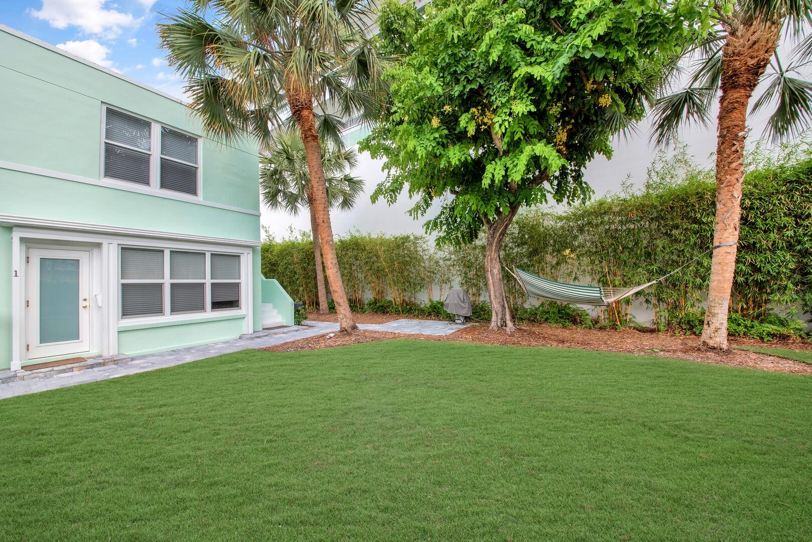 90 SE 5th Avenue 3