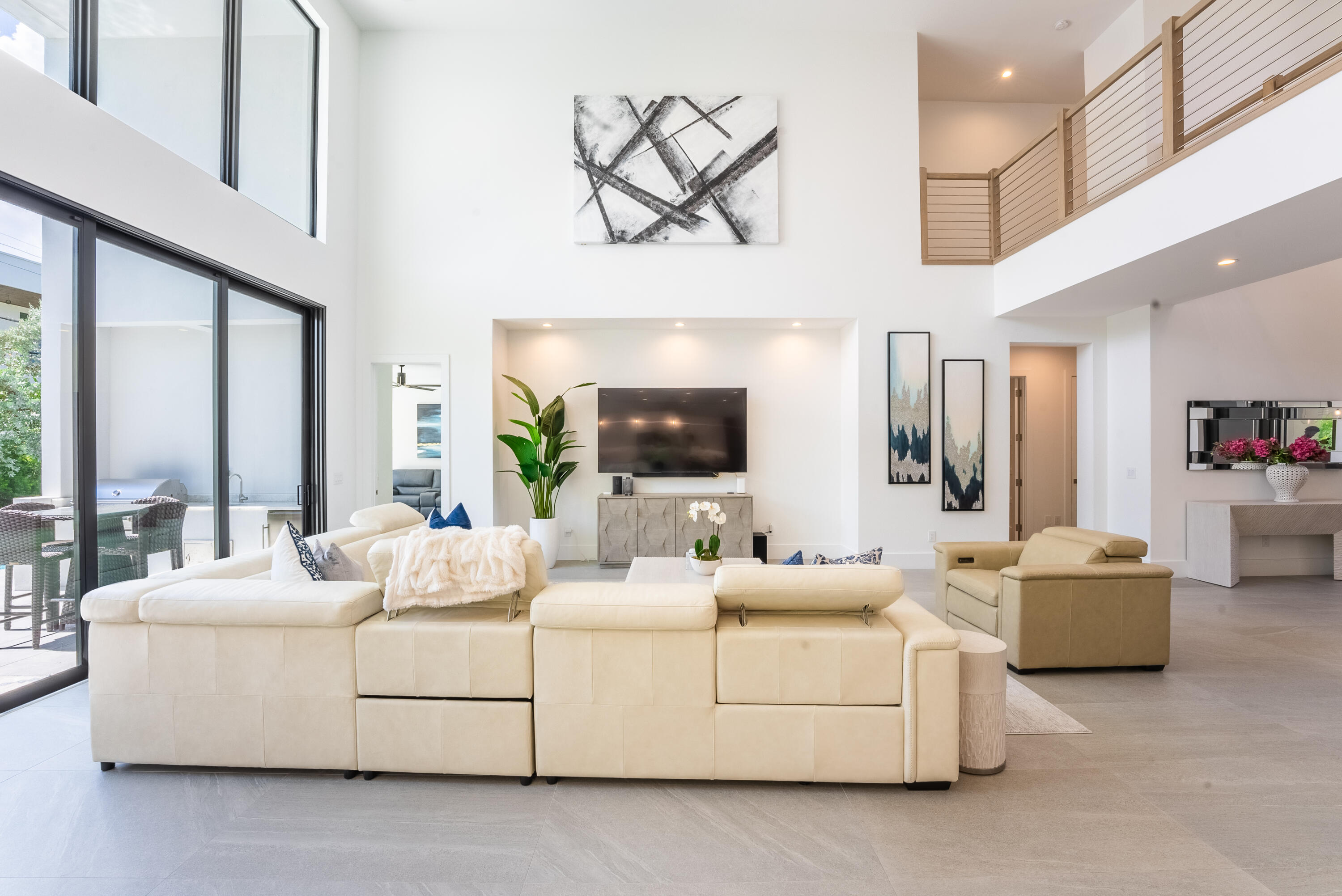 255 NE Spanish Court