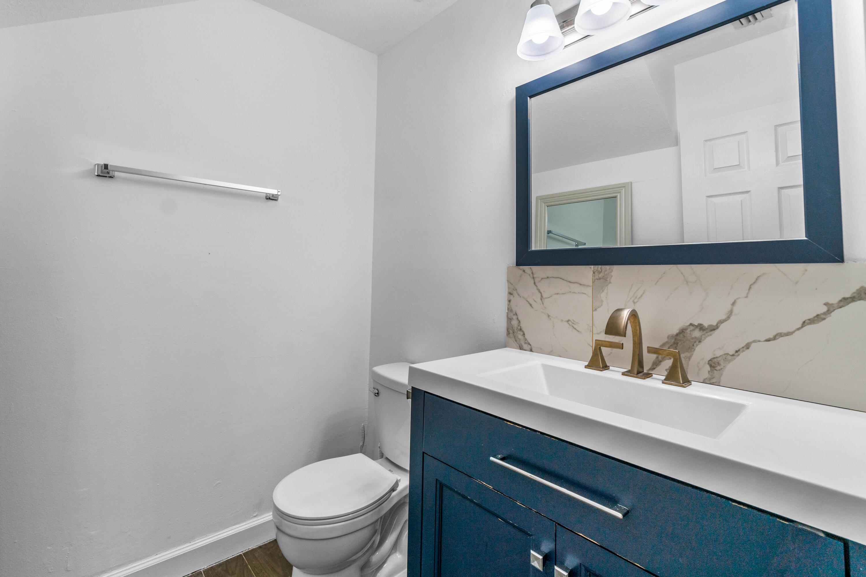3703 Inlet Circle