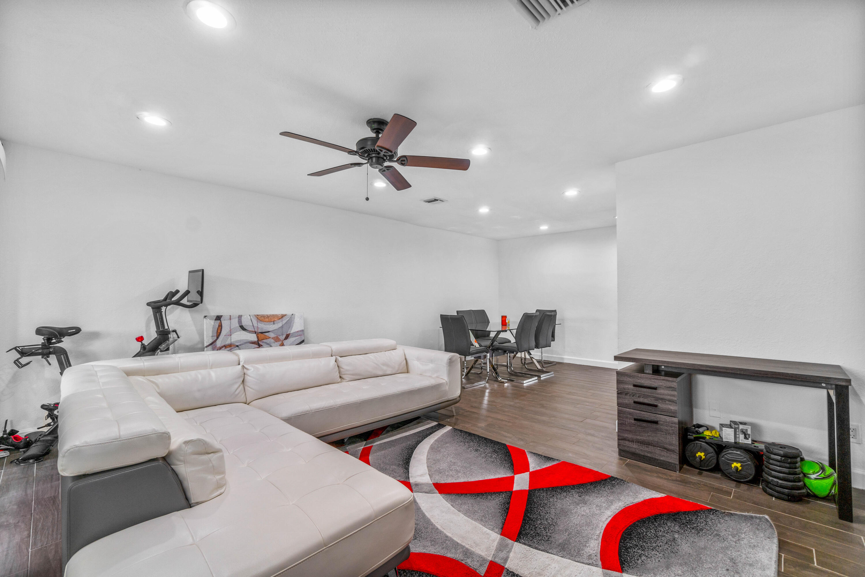 3703 Inlet Circle
