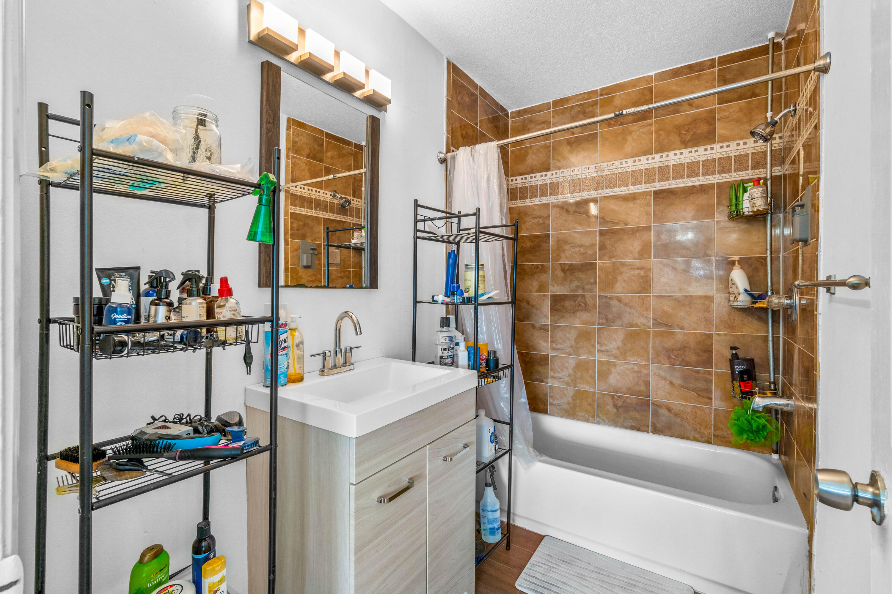 3703 Inlet Circle