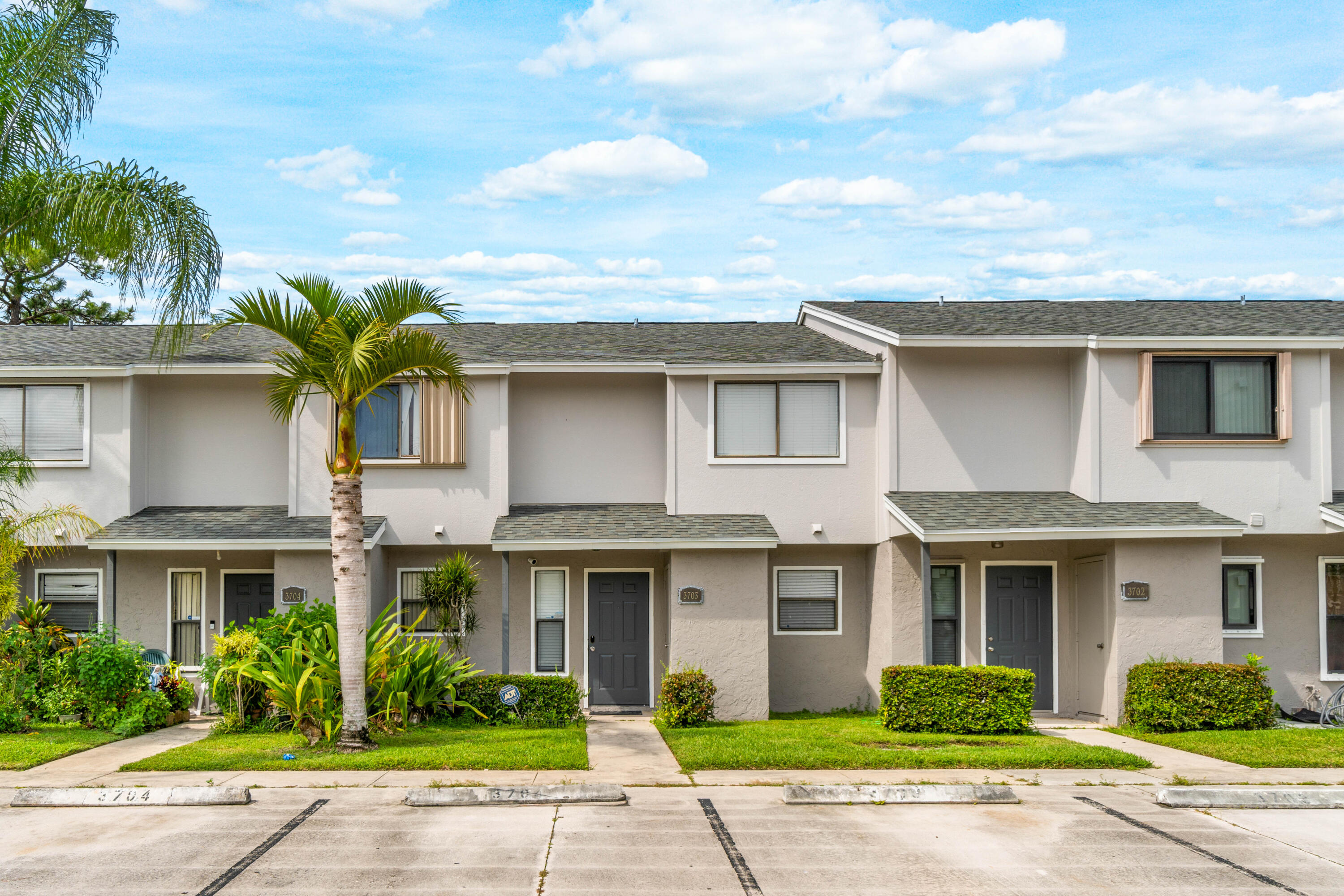 3703 Inlet Circle