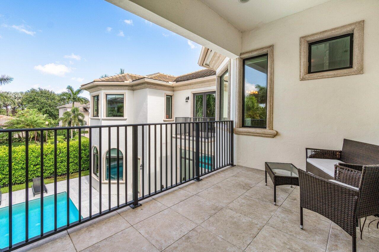 9065 Pintura Way