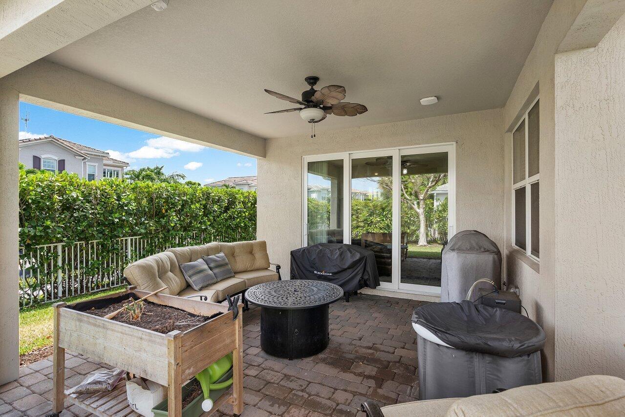 1595 Myrtle Oak Terrace