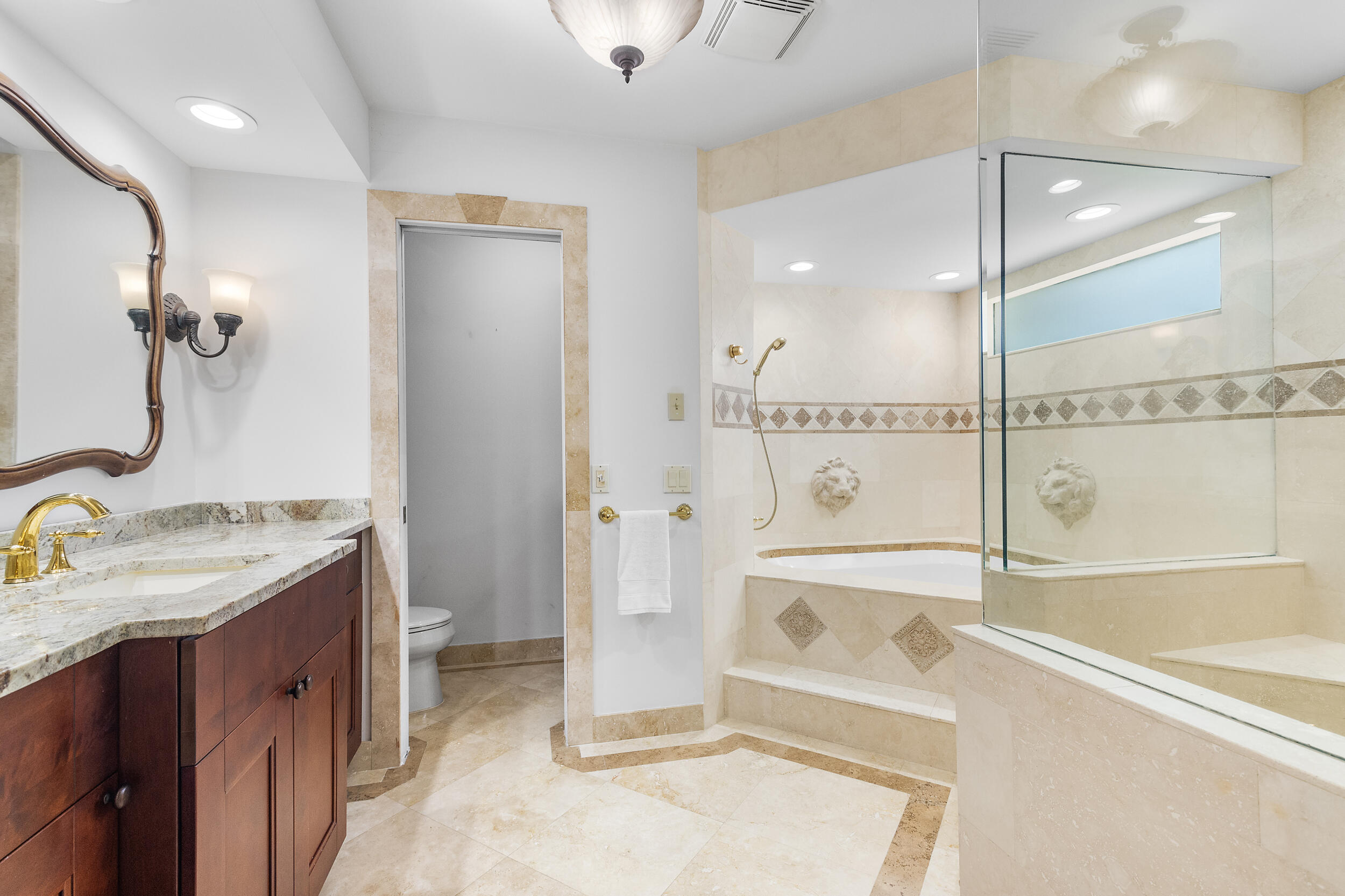 450 NW 14th Avenue