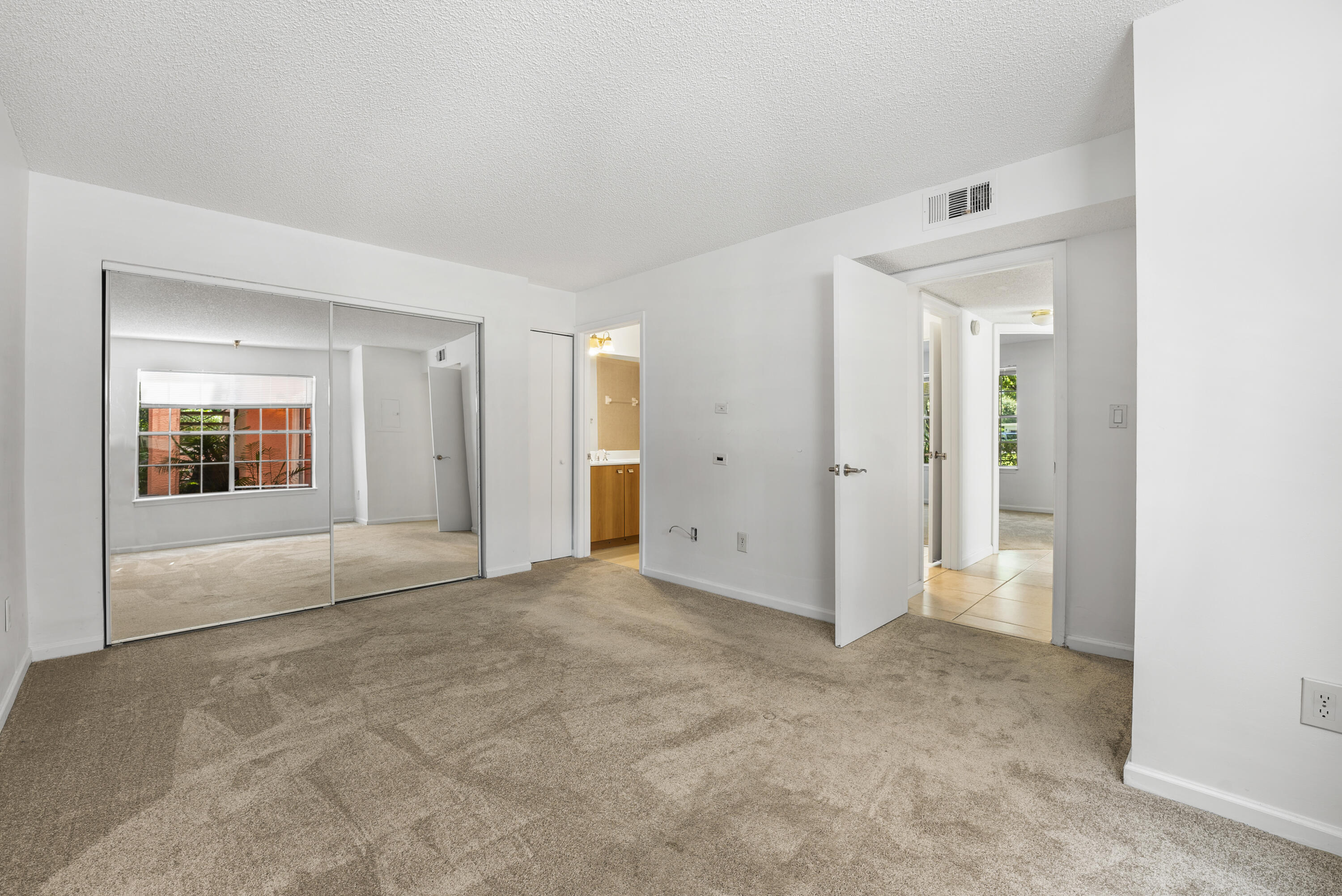 1001 Crystal Way O