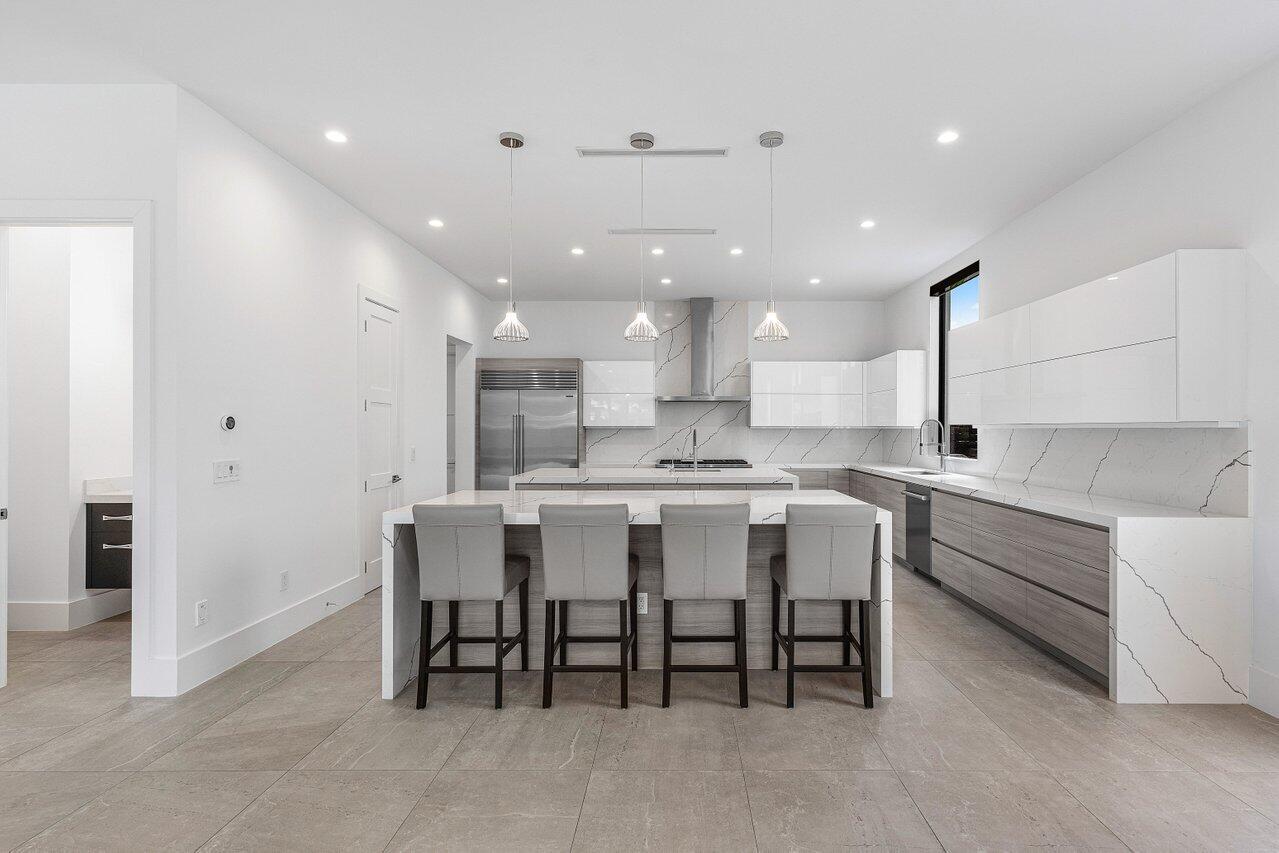 465 NE 4th Street