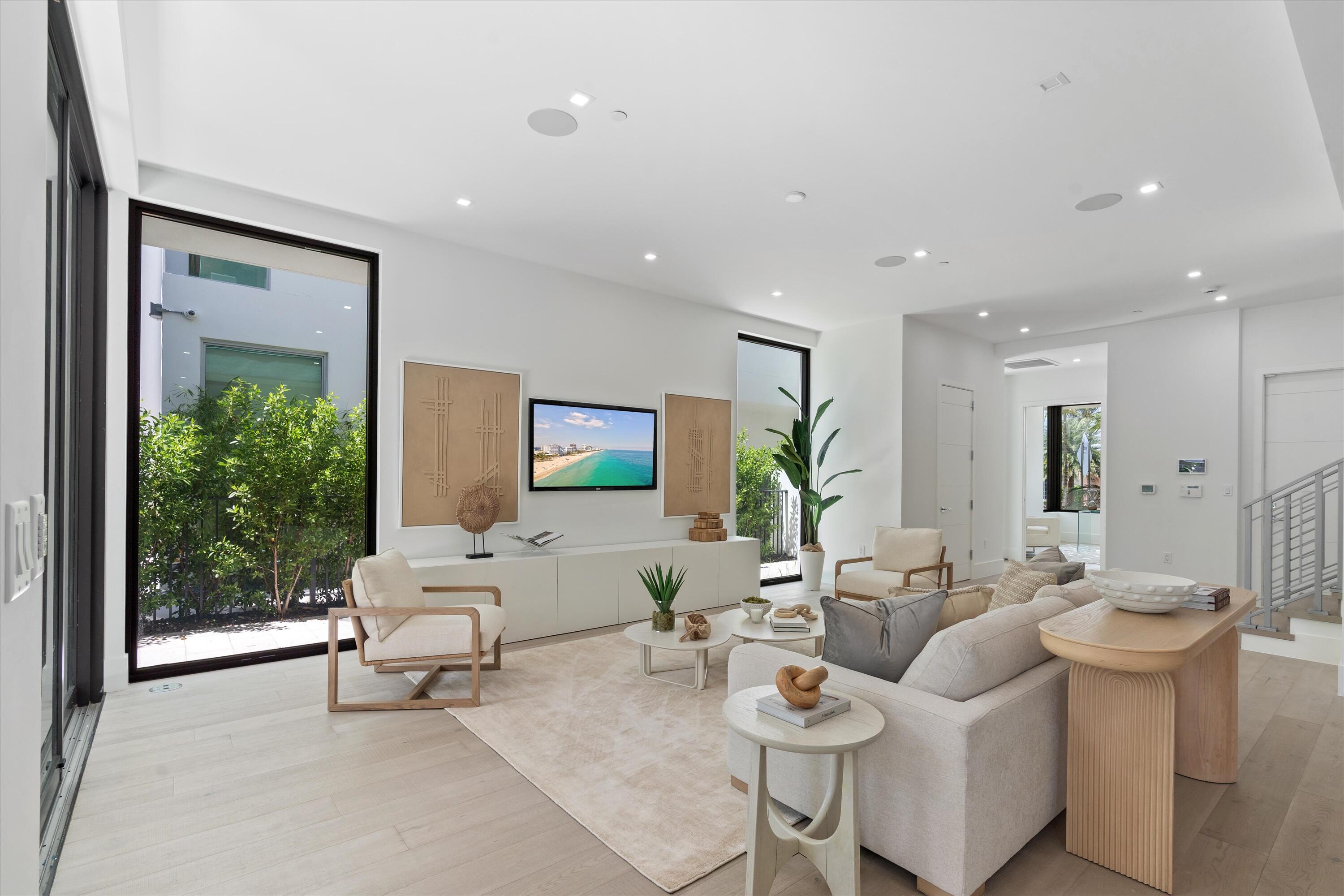 1066 Del Harbour Drive