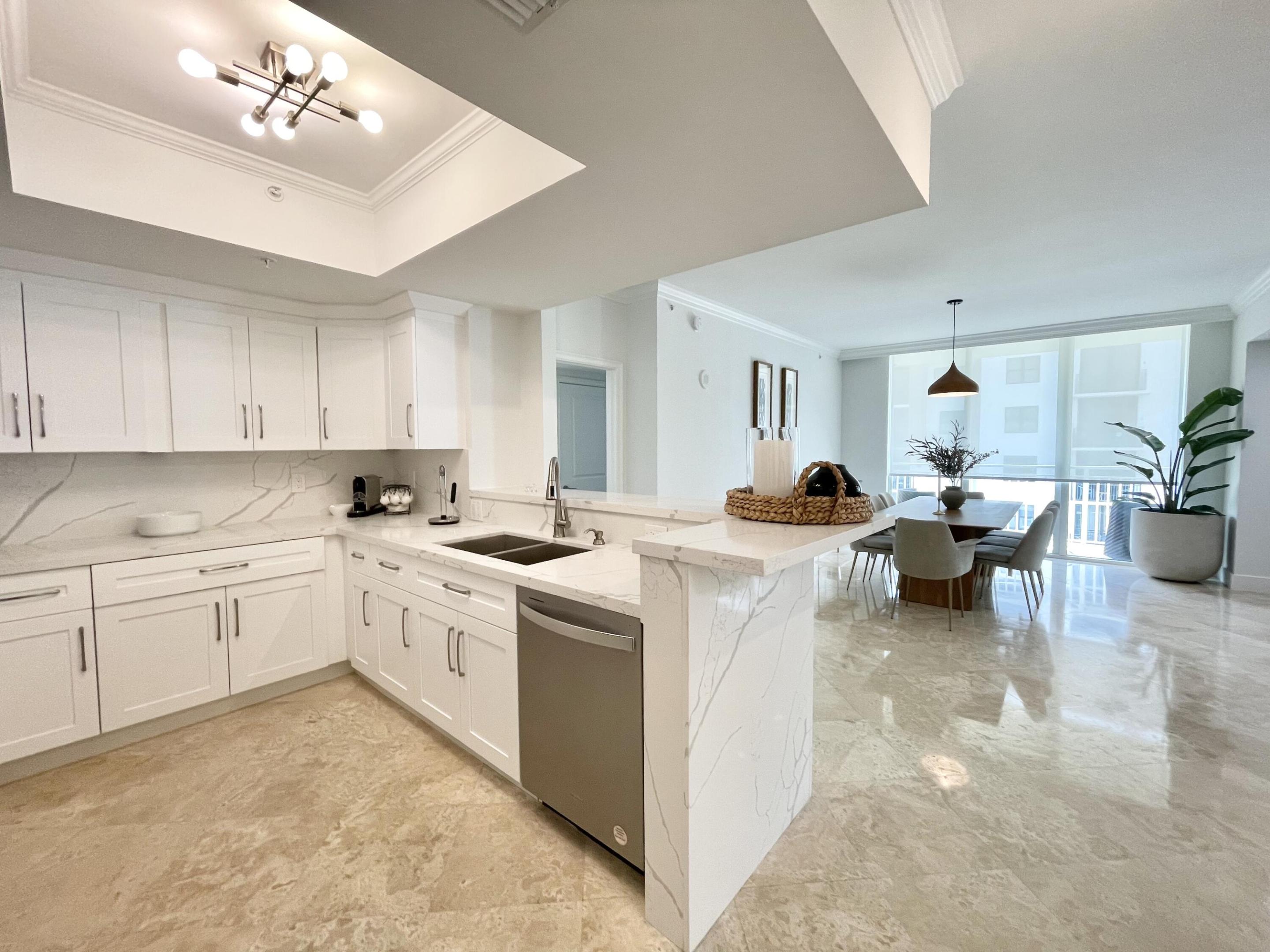 99 SE Mizner Boulevard Ph45
