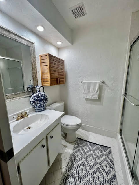 85 Pelican Pointe Drive 204