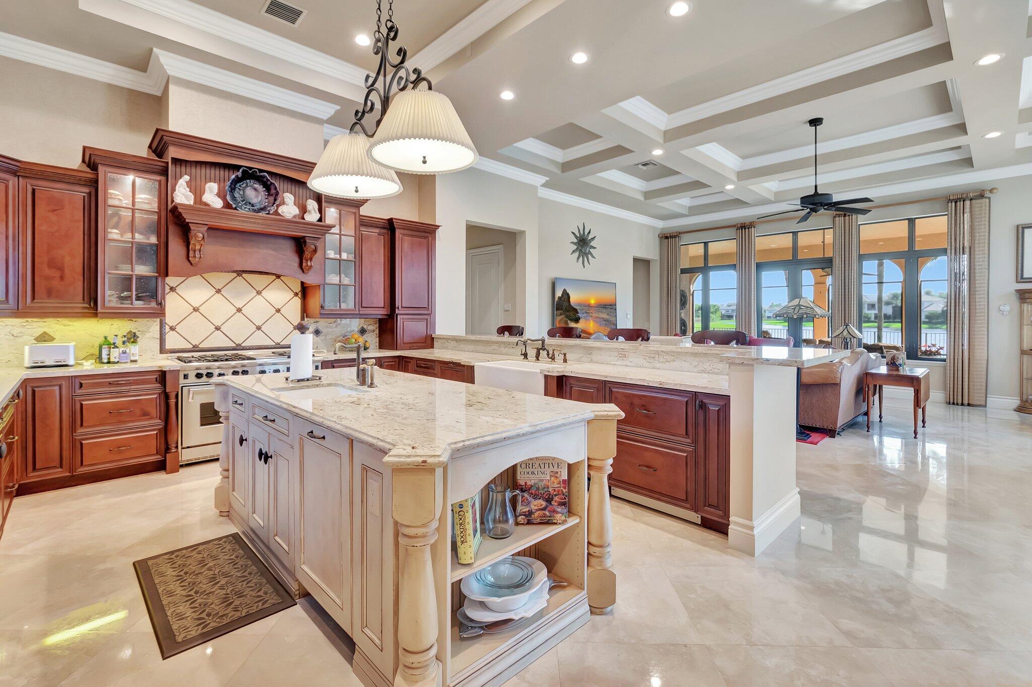 9230 Este Lago Drive
