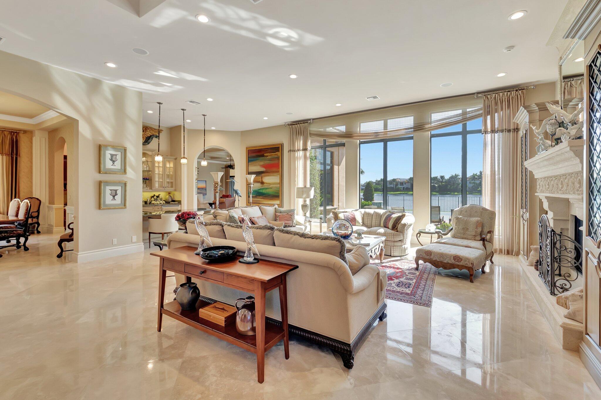 9230 Este Lago Drive